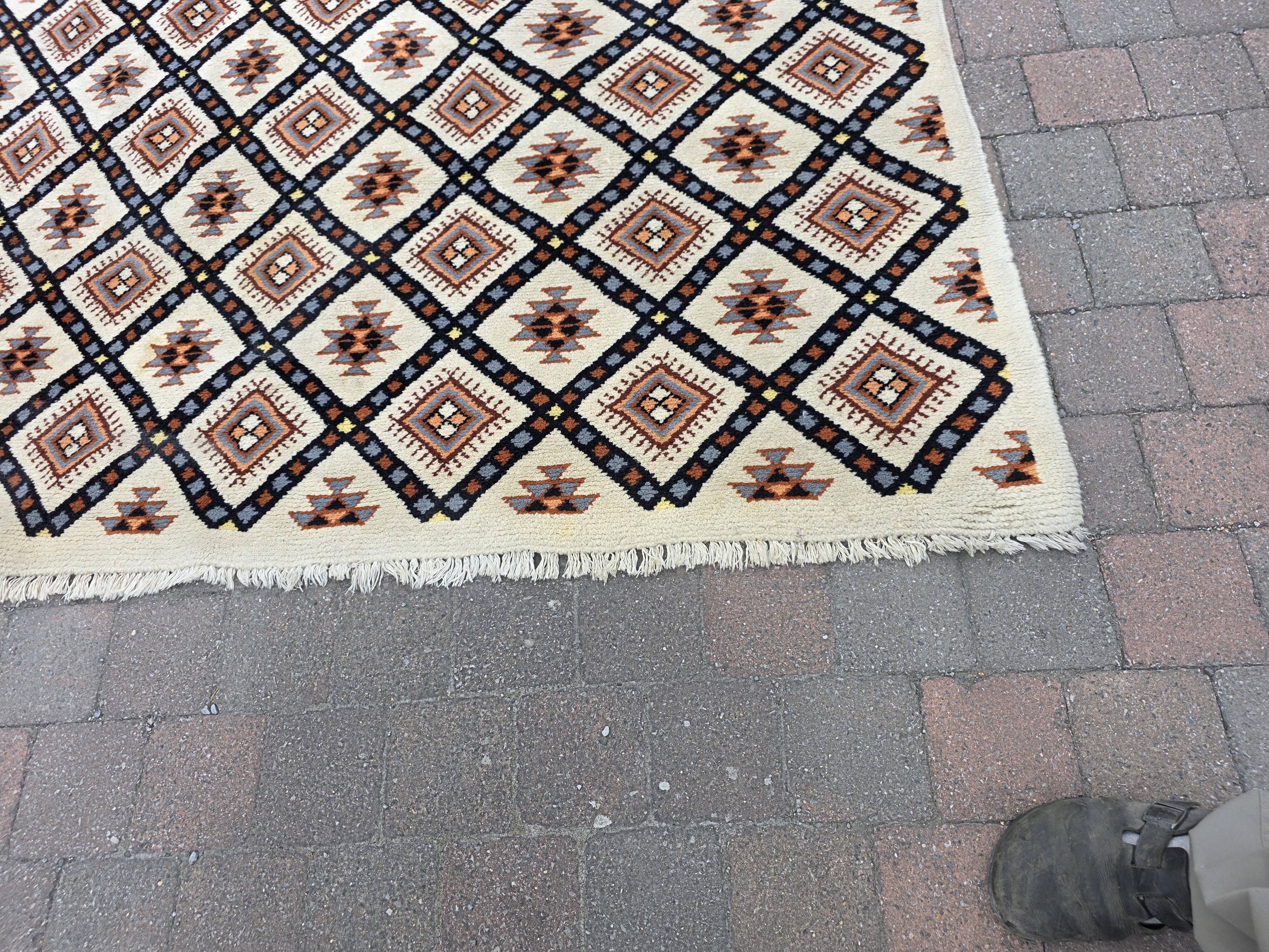 Scandinavian wool rug from the 60s/70s