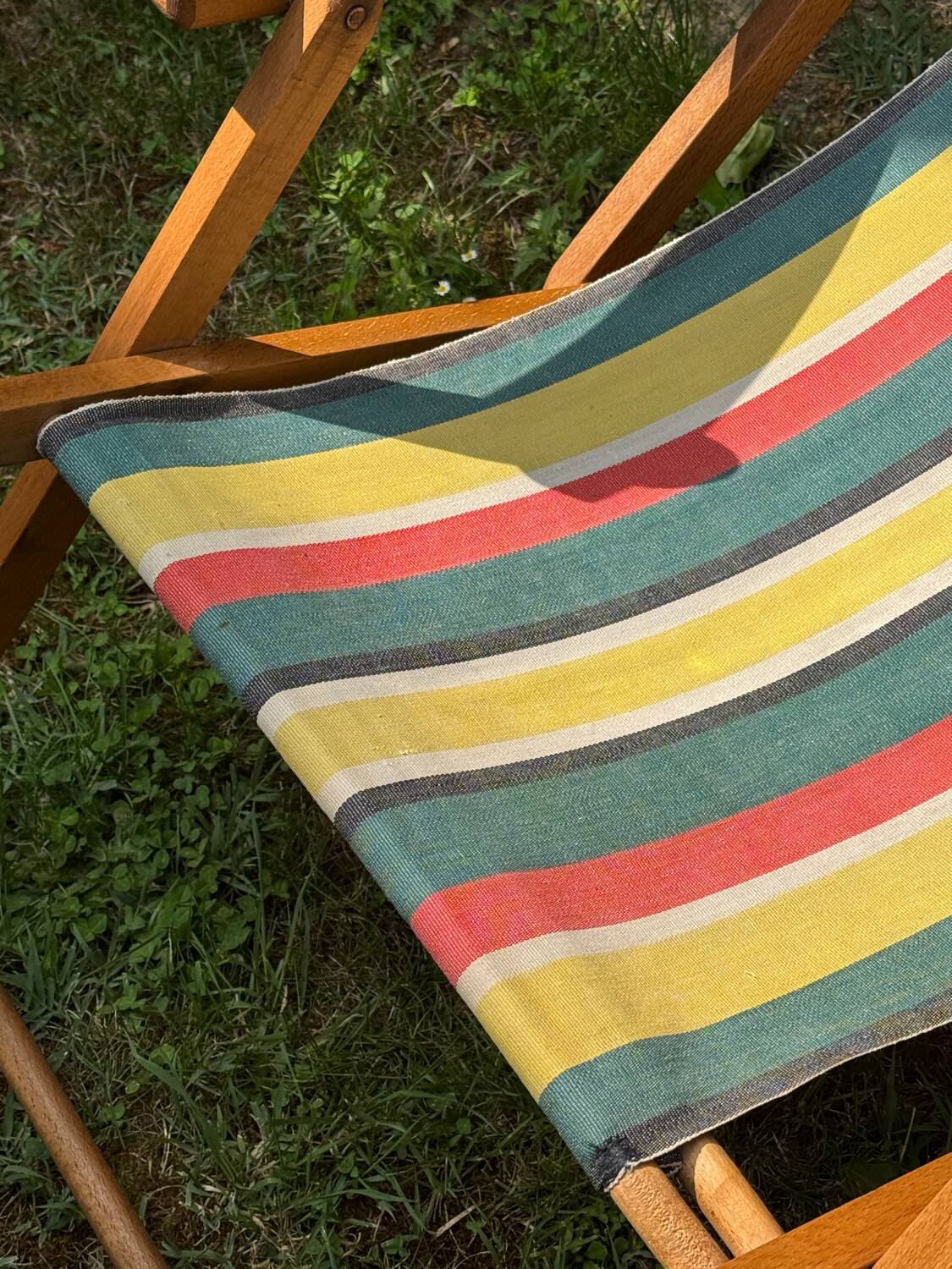 Vintage wooden deckchair/chilienne with footrest — 1960s