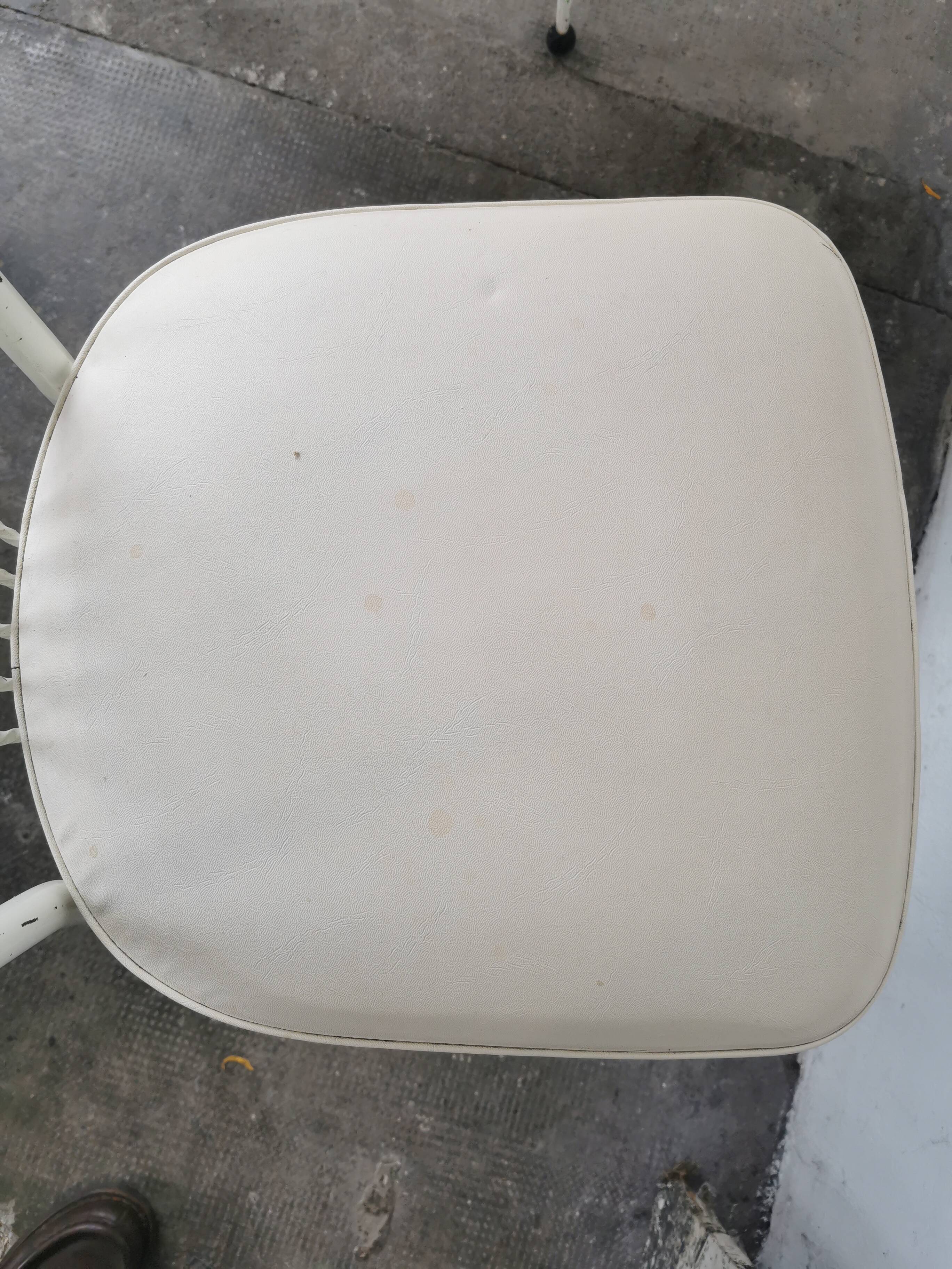 Set of 4 vintage chairs in metal and Skai