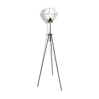 Kaoyi tripod floor lamp and octagonal glass globe