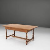 Table à manger en chêne belge du 20ème siècle