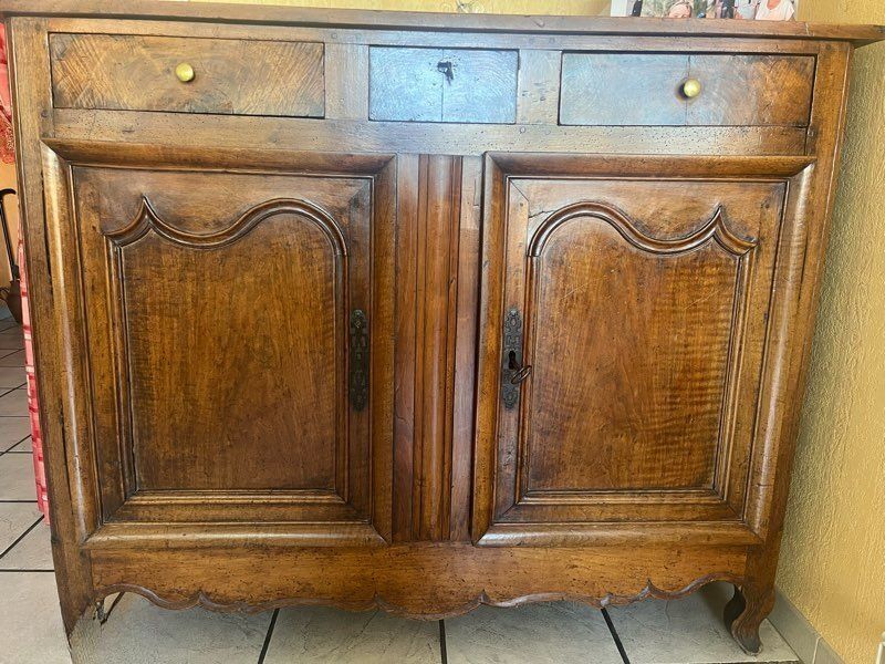 Old buffet