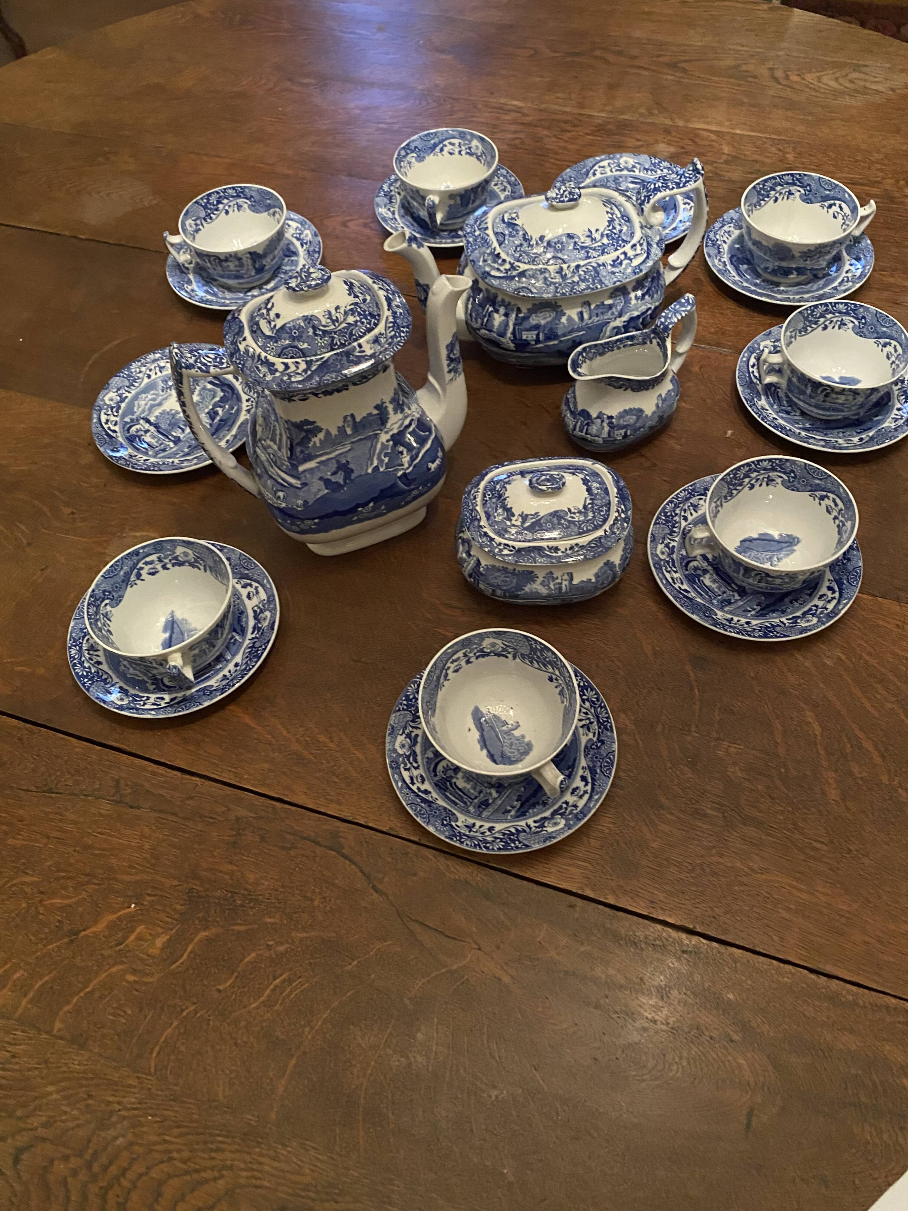 Service a cafe and tea in english porcelain by copeland spode, italy pattern.