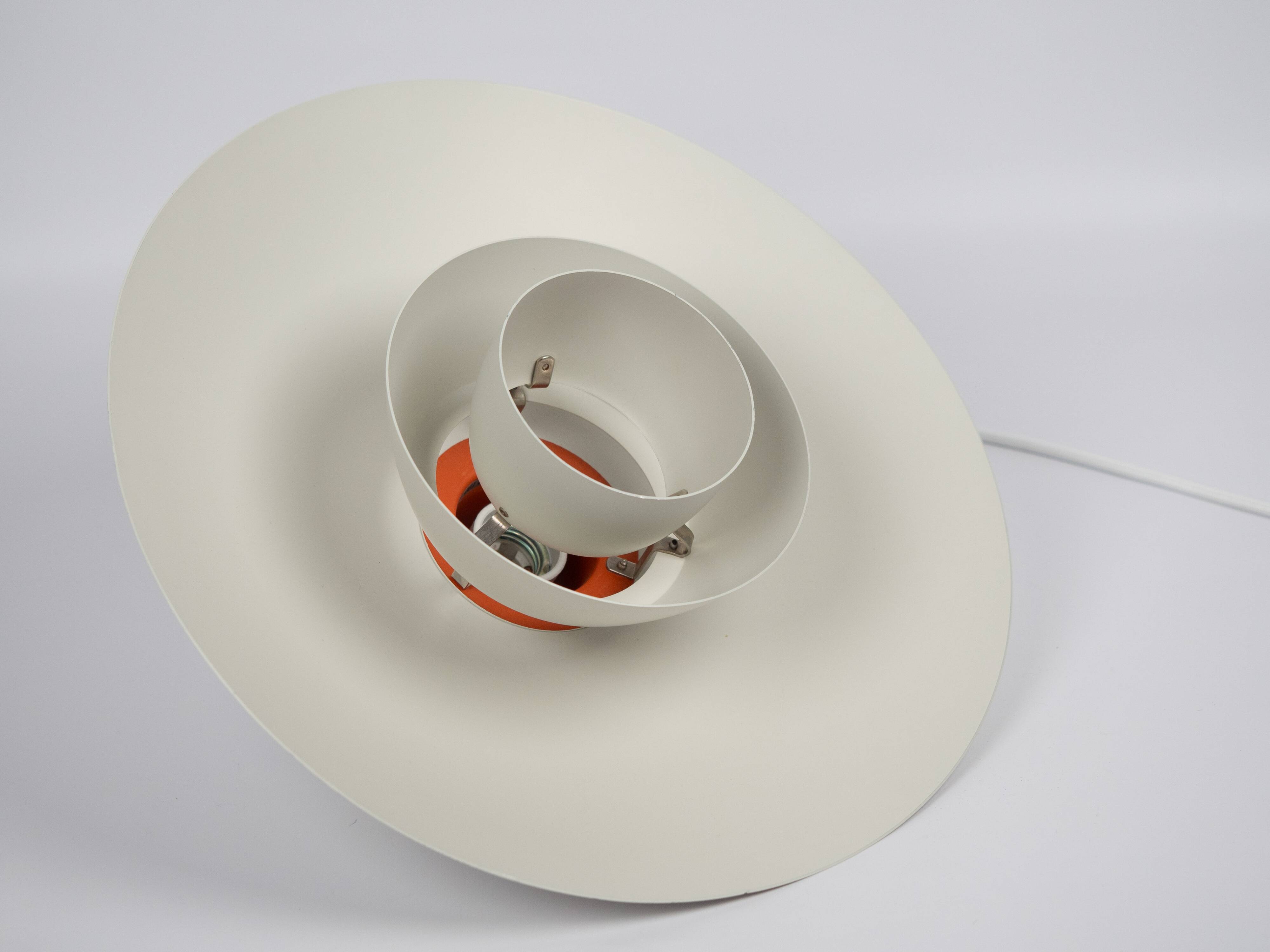 Pair of 2 Danish vintage pendant lamps by Poul Henningsen, Louis Poulsen, 1966