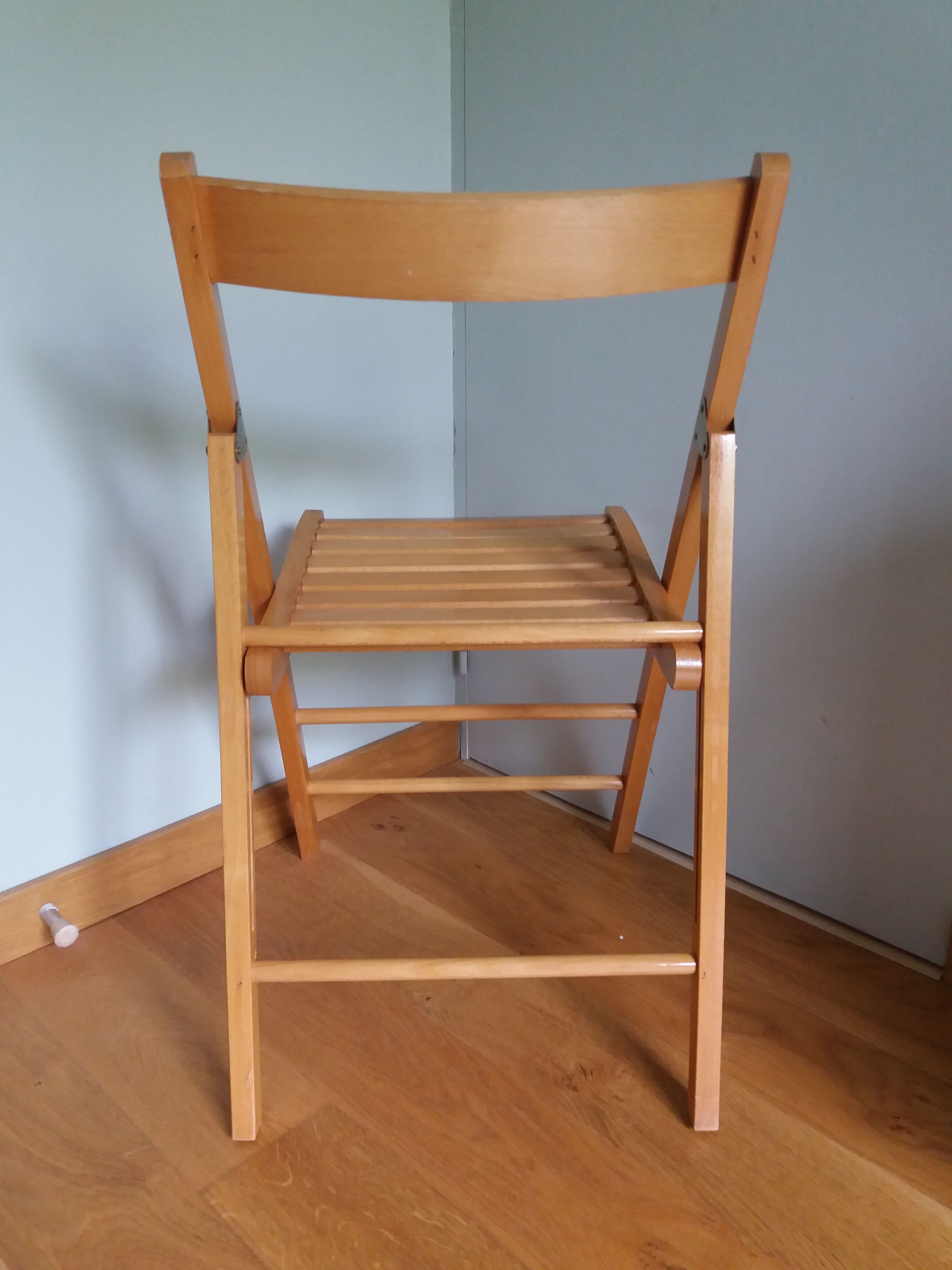 Wooden folding chair