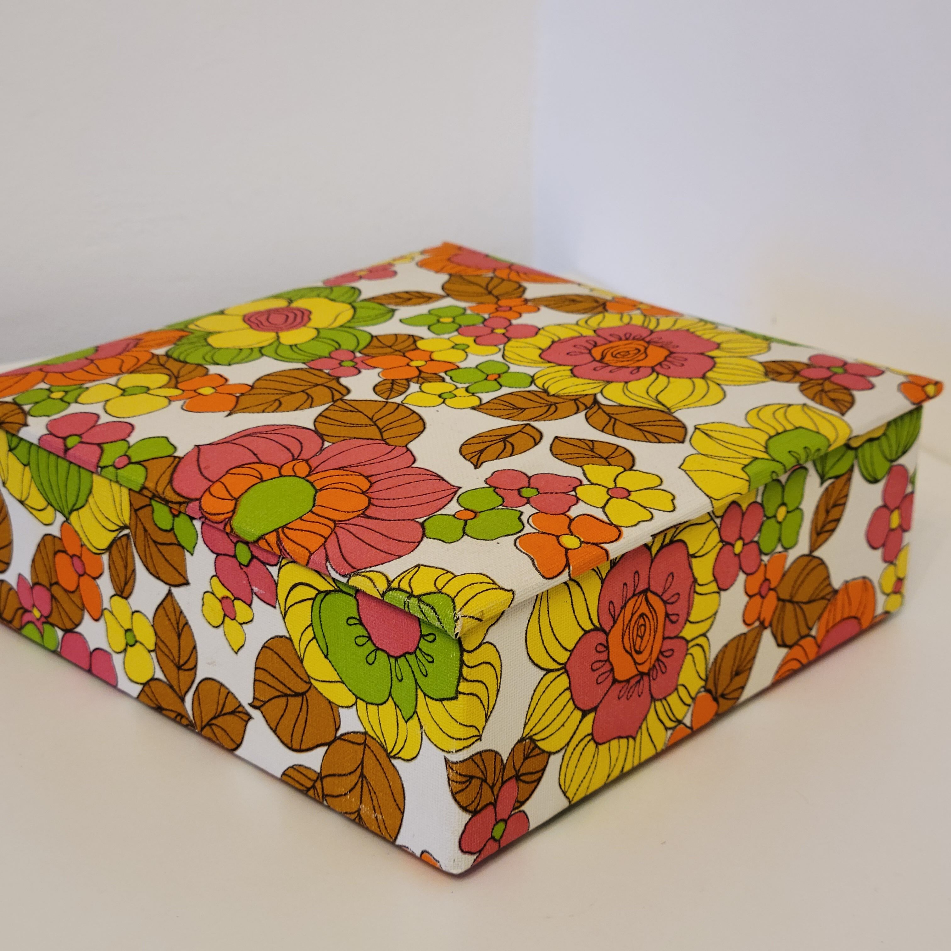 70s box in oilcloth fabric psychedelic floral decoration