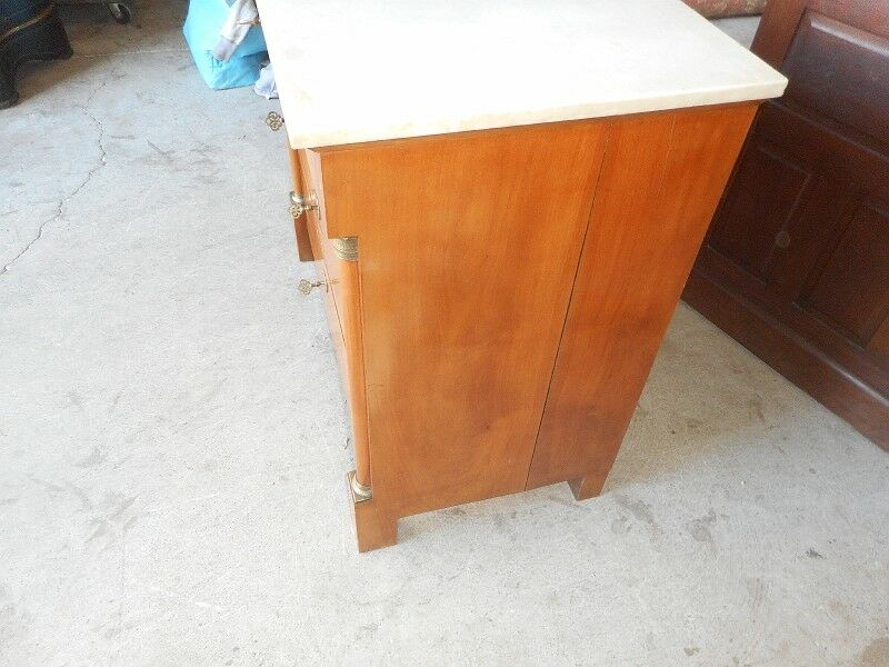 Empire dresser in cherry and white marble
