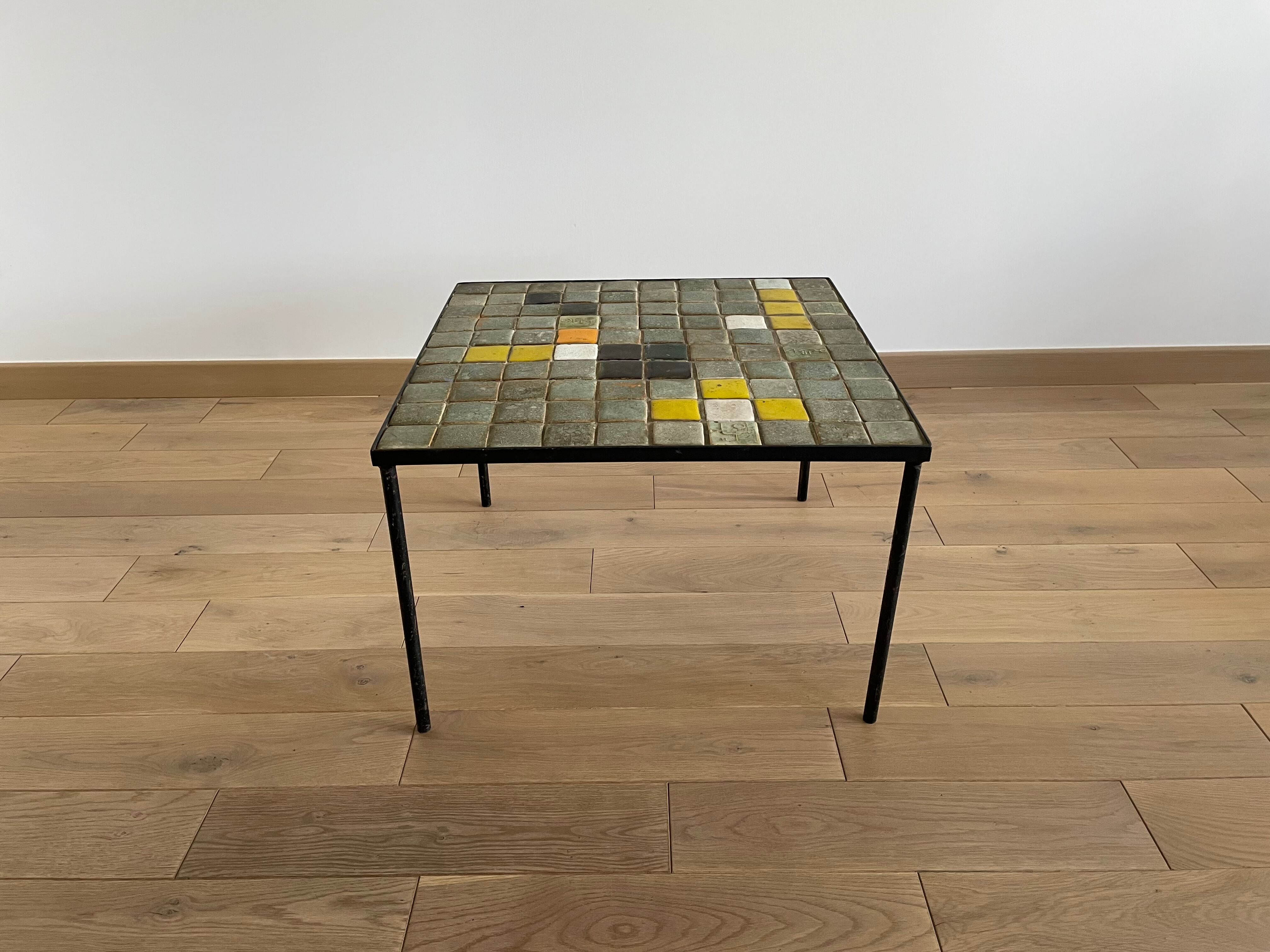 Table basse en céramique par « Les 2 potiers », 1960