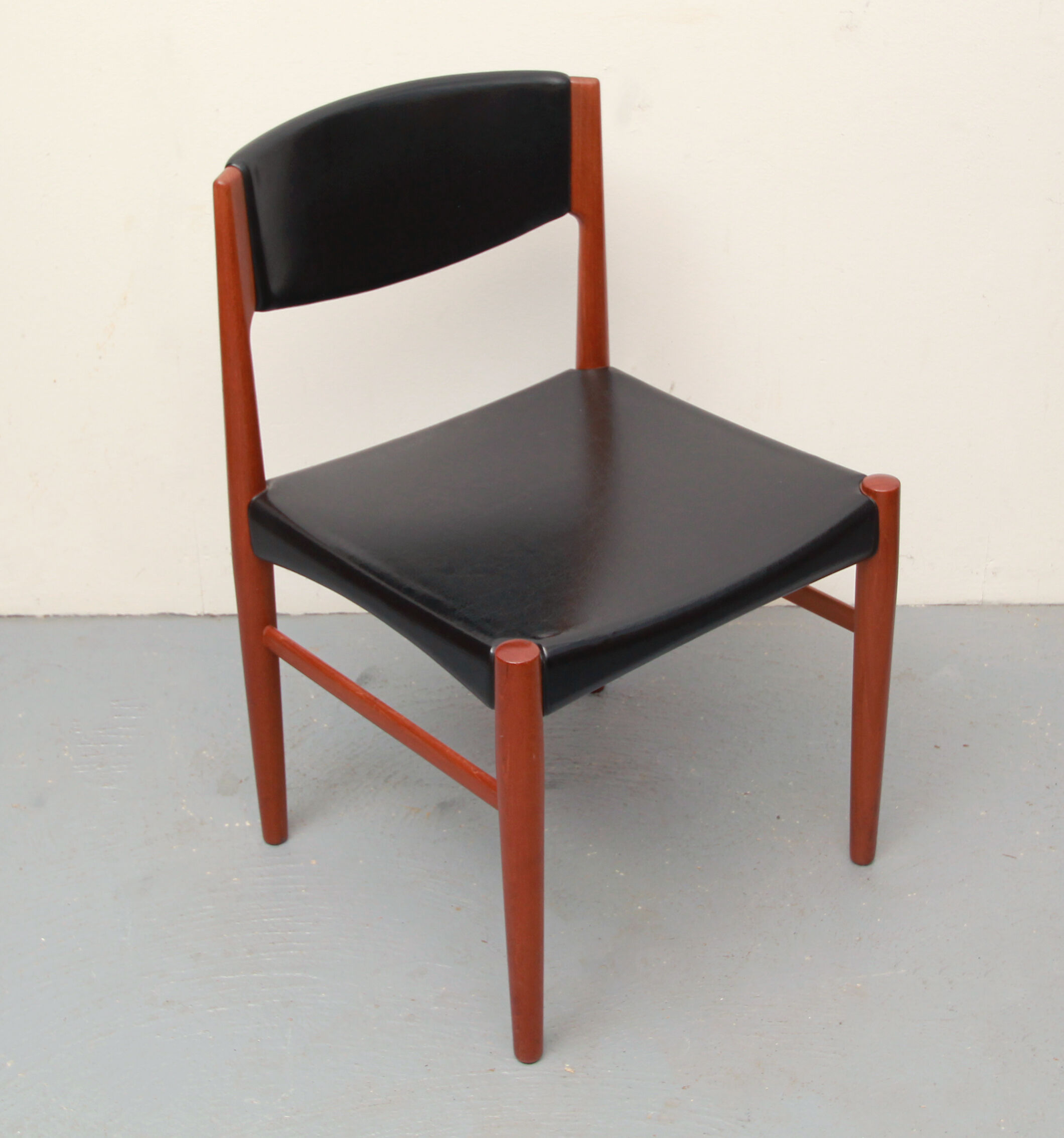 Set of 4 danish dining chairs in teak