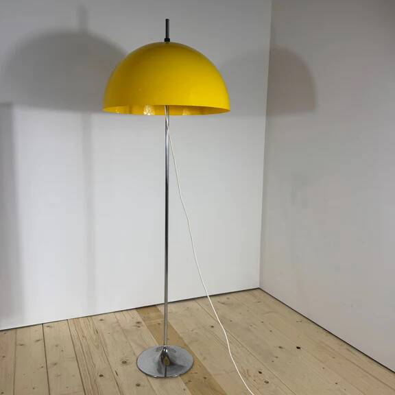 Lamp base