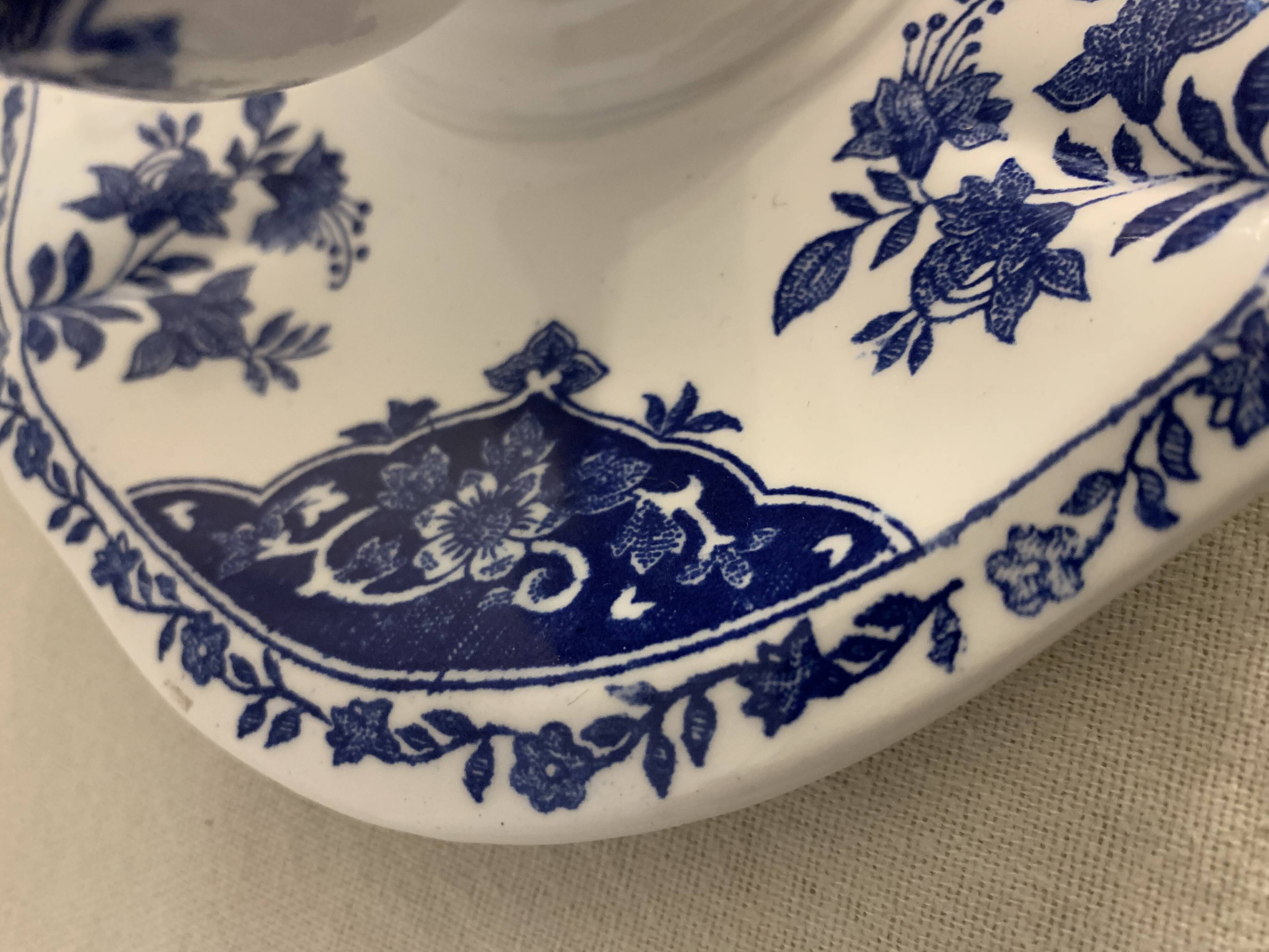 Saucière en faïence bleue et blanche Gien 1960