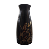 Cerennes workshop vase decorated with gold on a black background