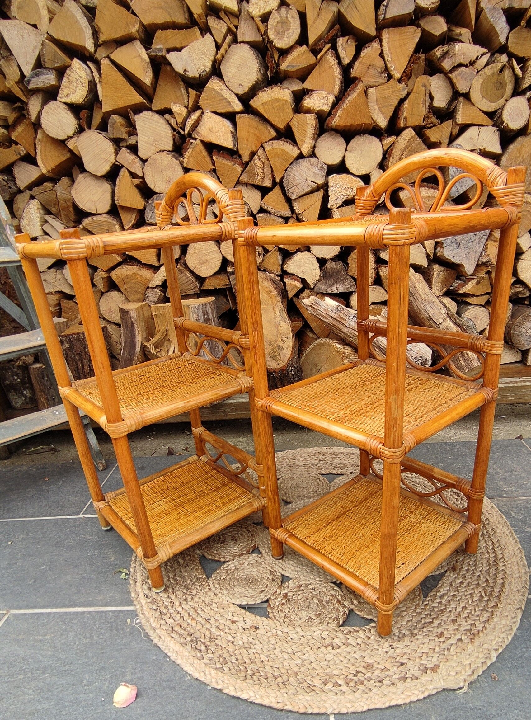 Chevets table de nuit en rotin vintage