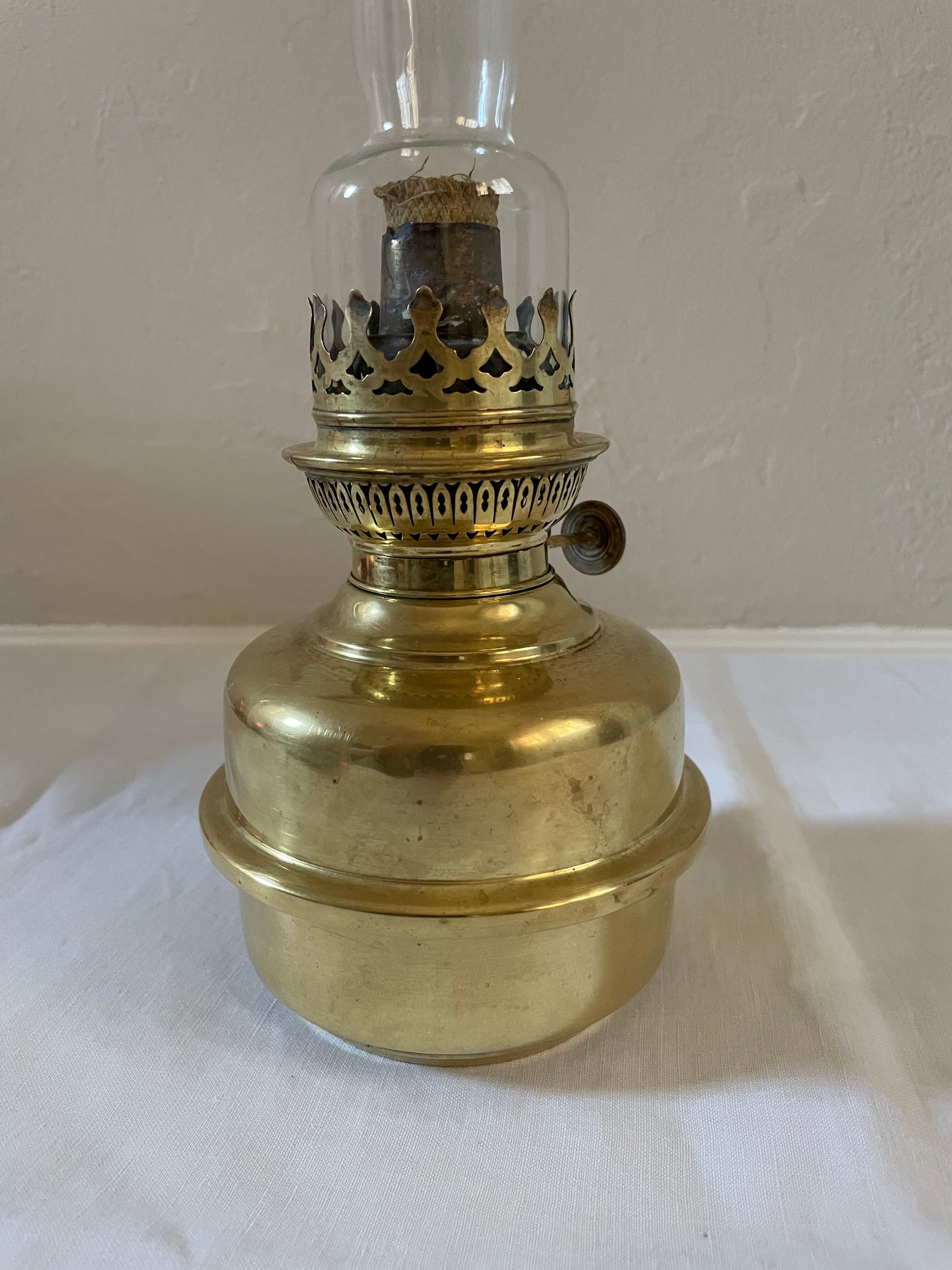 Oil lamp