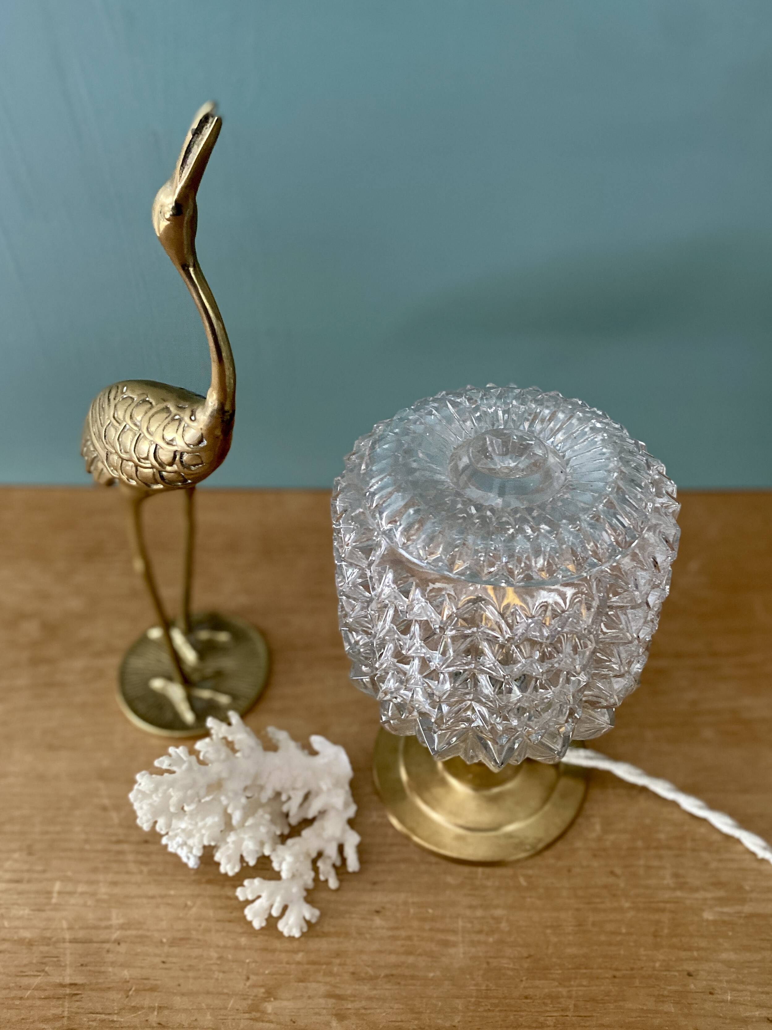 Vintage globe table lamp in molded and chiseled glass