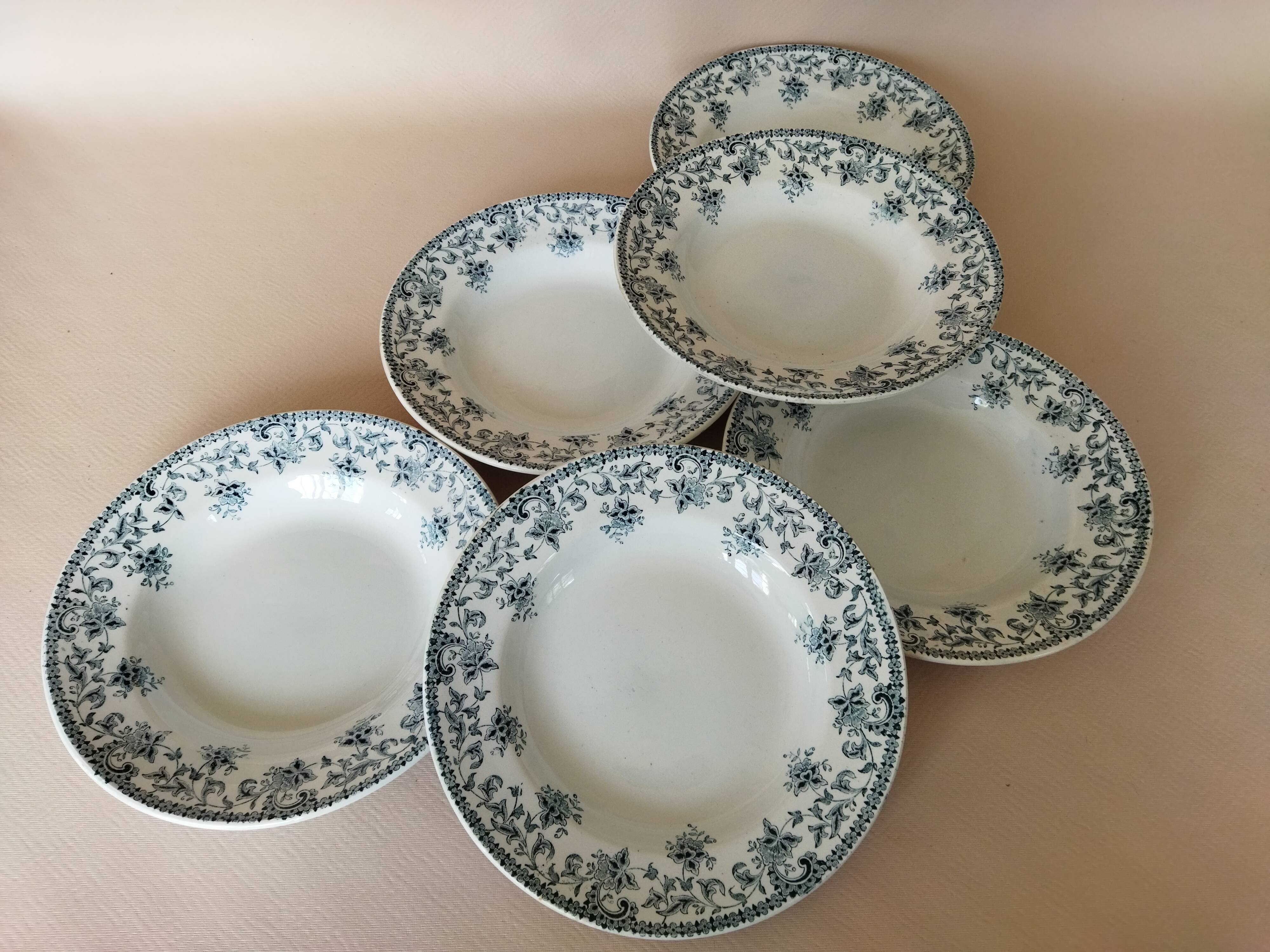 6 St Amand "Jane" iron clay soup plates