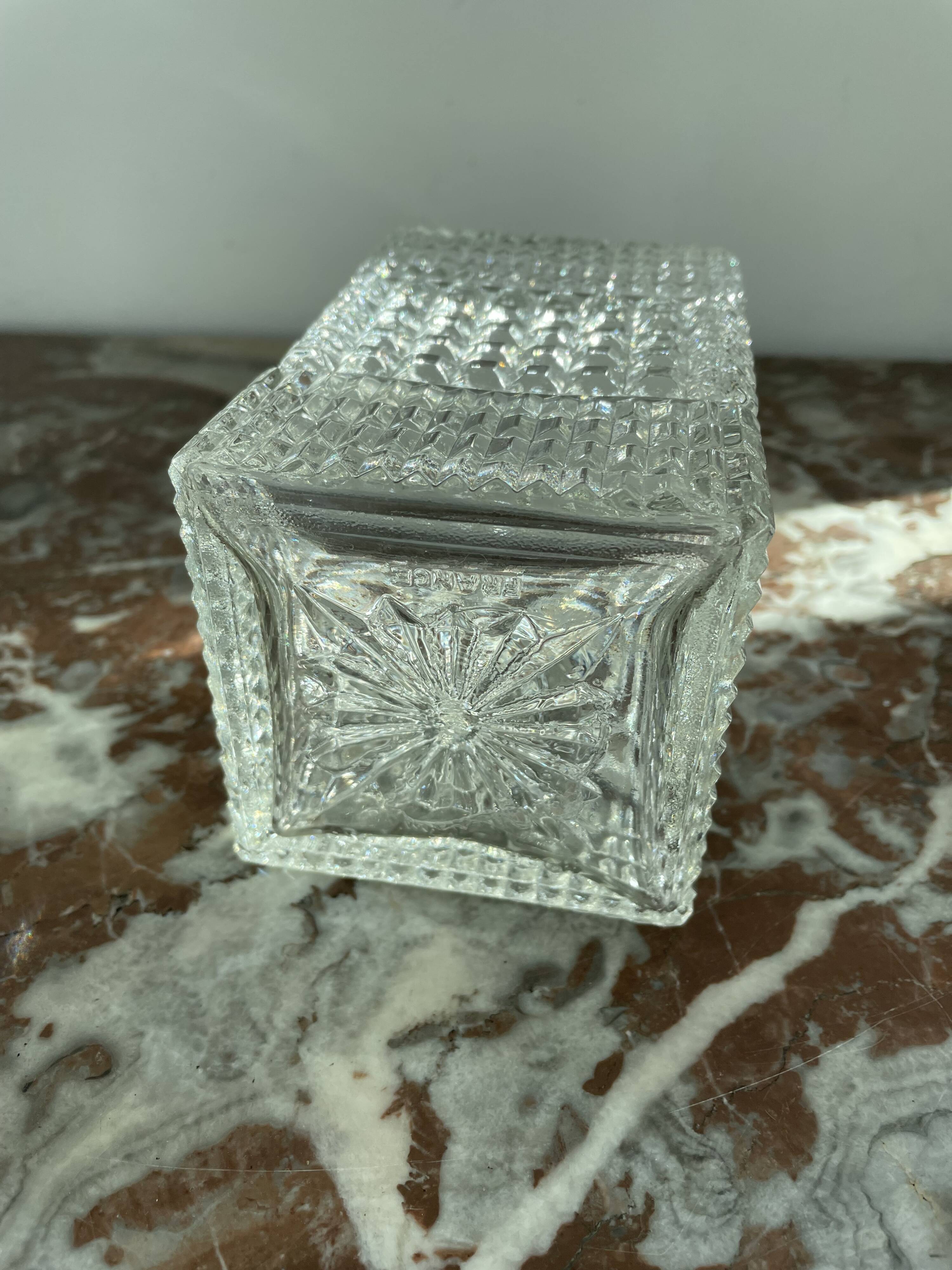 Vintage, whisky decanter, square, glass, diamond tip, square cap, tableware, décor