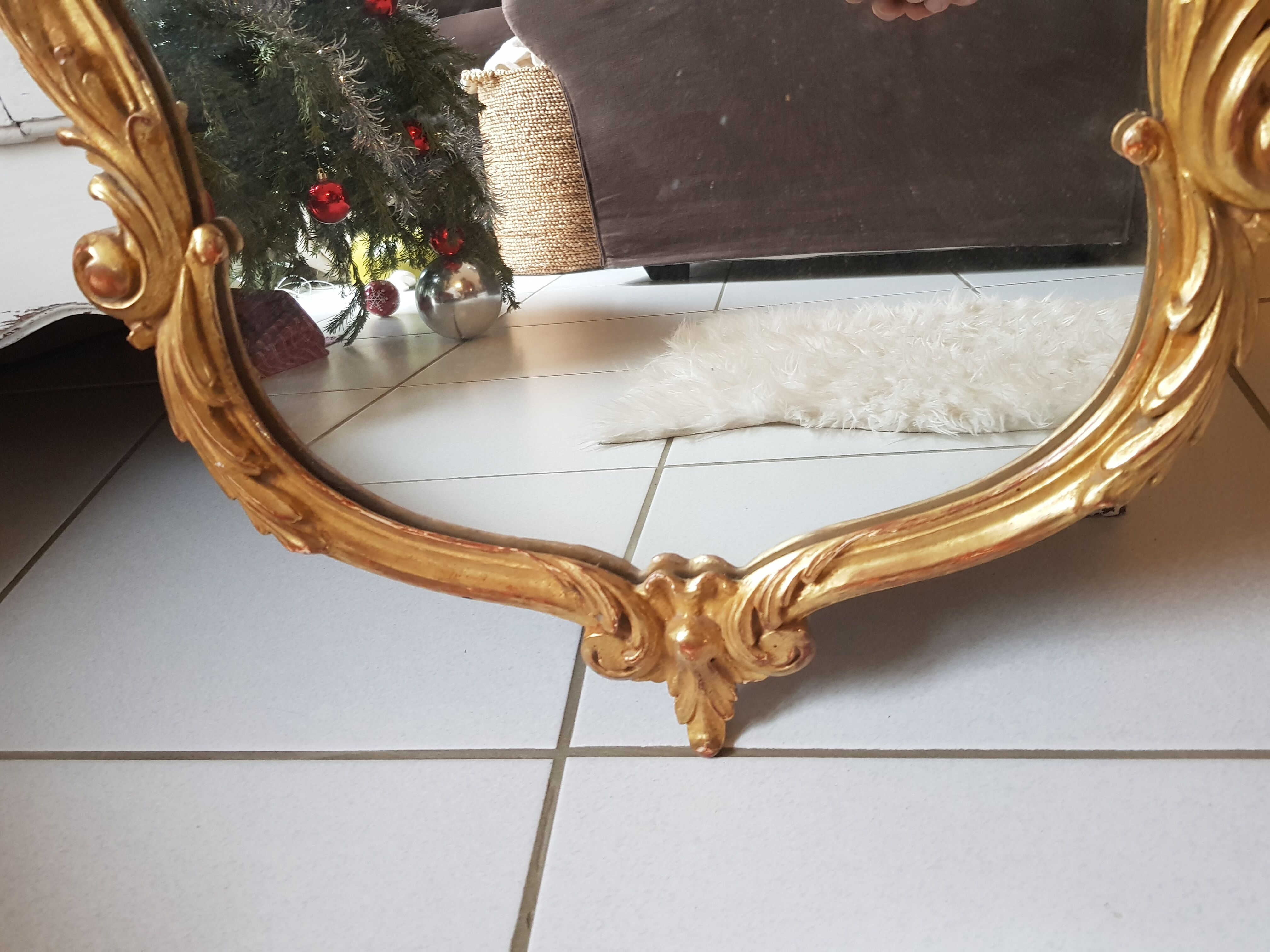 Miroir style Louis XV en bois sculpté doré 90x58cm