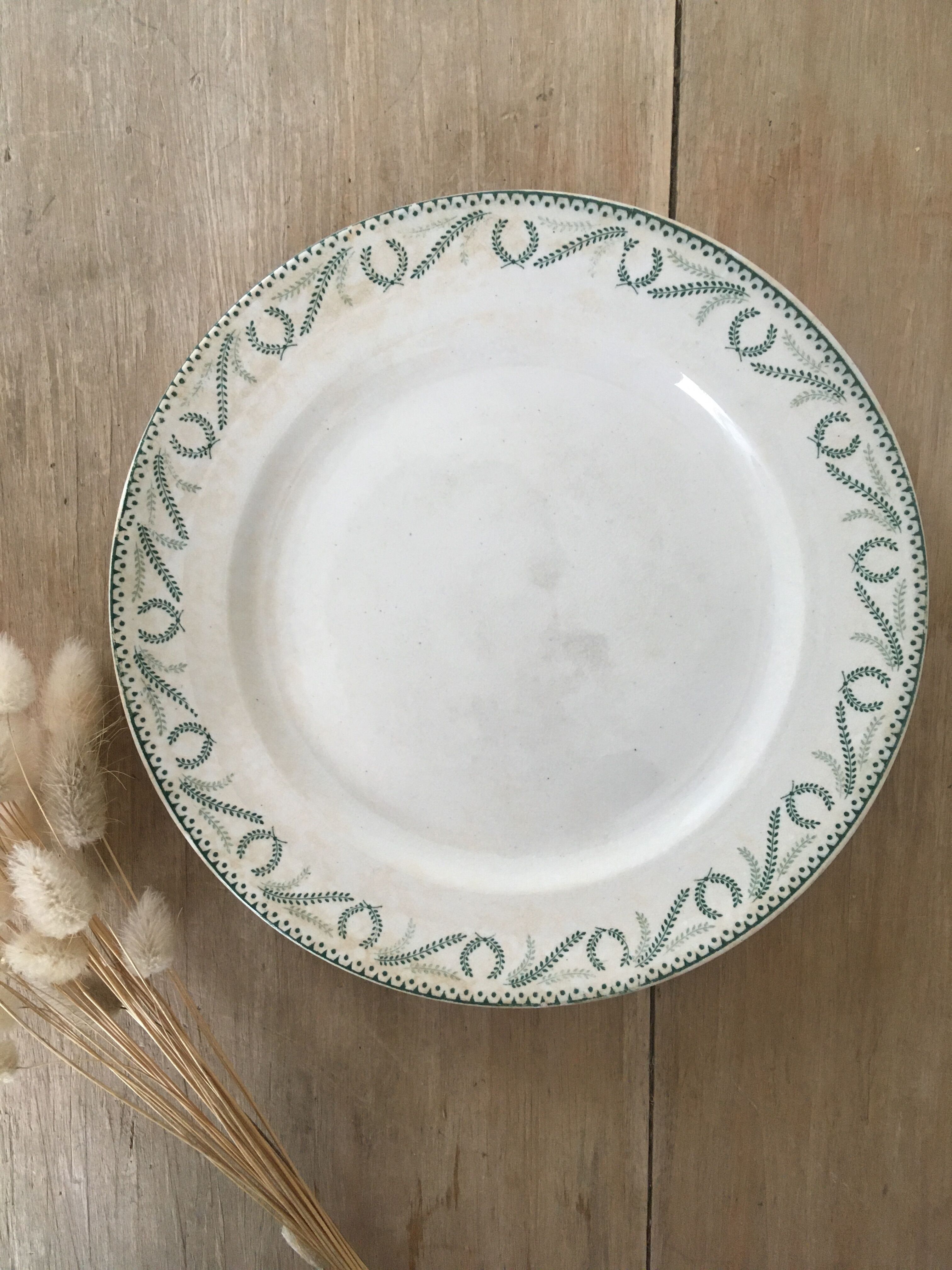 Lot 6 mismatched iron earth dessert plates