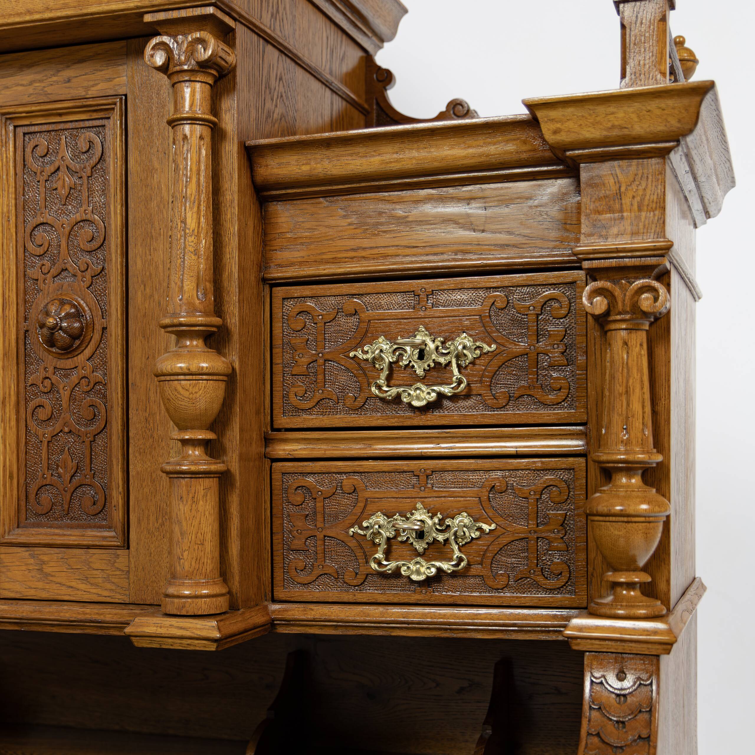 Grand Neo-Renaissance ministerial desk with steps in oak - circa 1880-1890