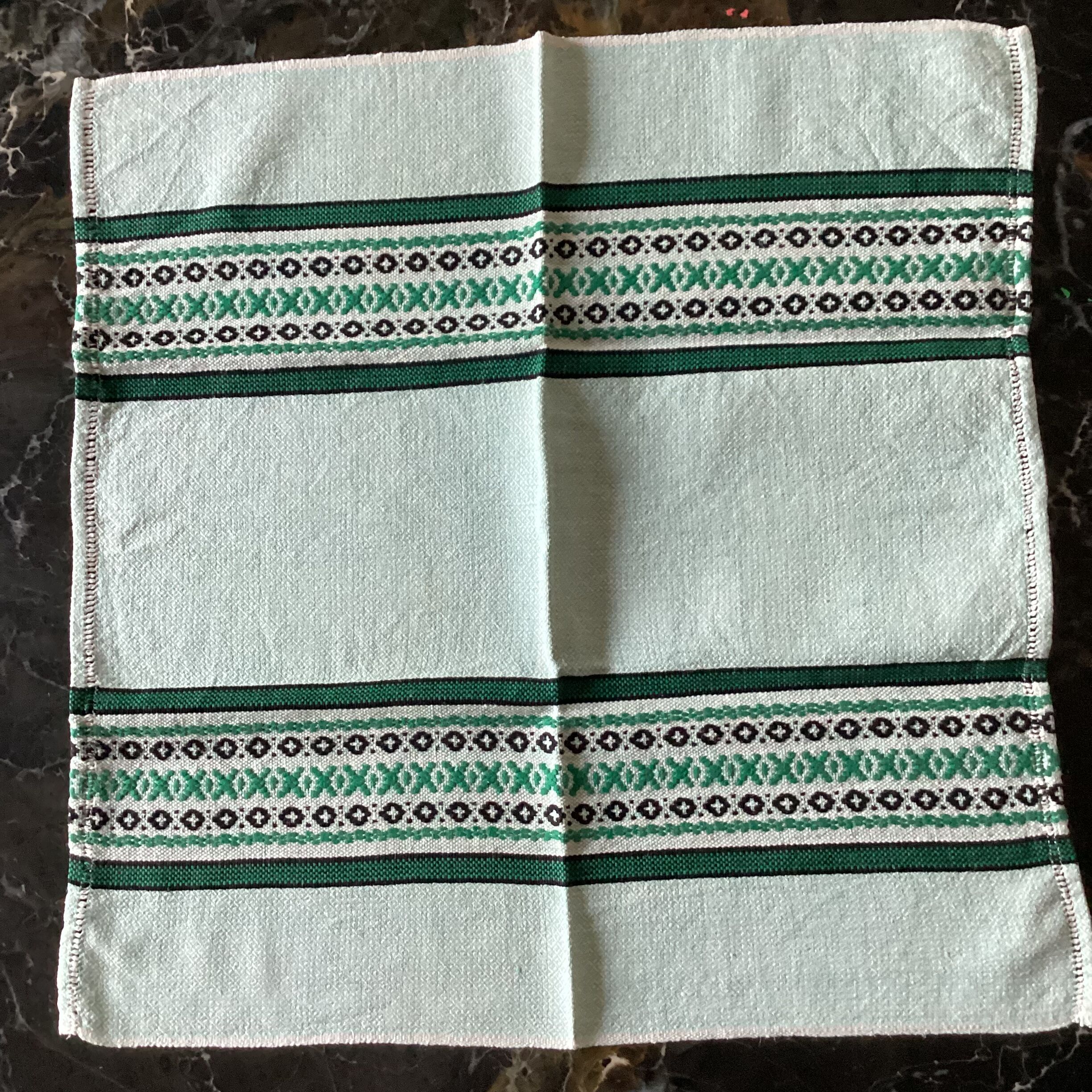 Set of 7 napkins in cotton / linen vintage light green color