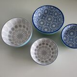 Set of 8 ceramic bowls
