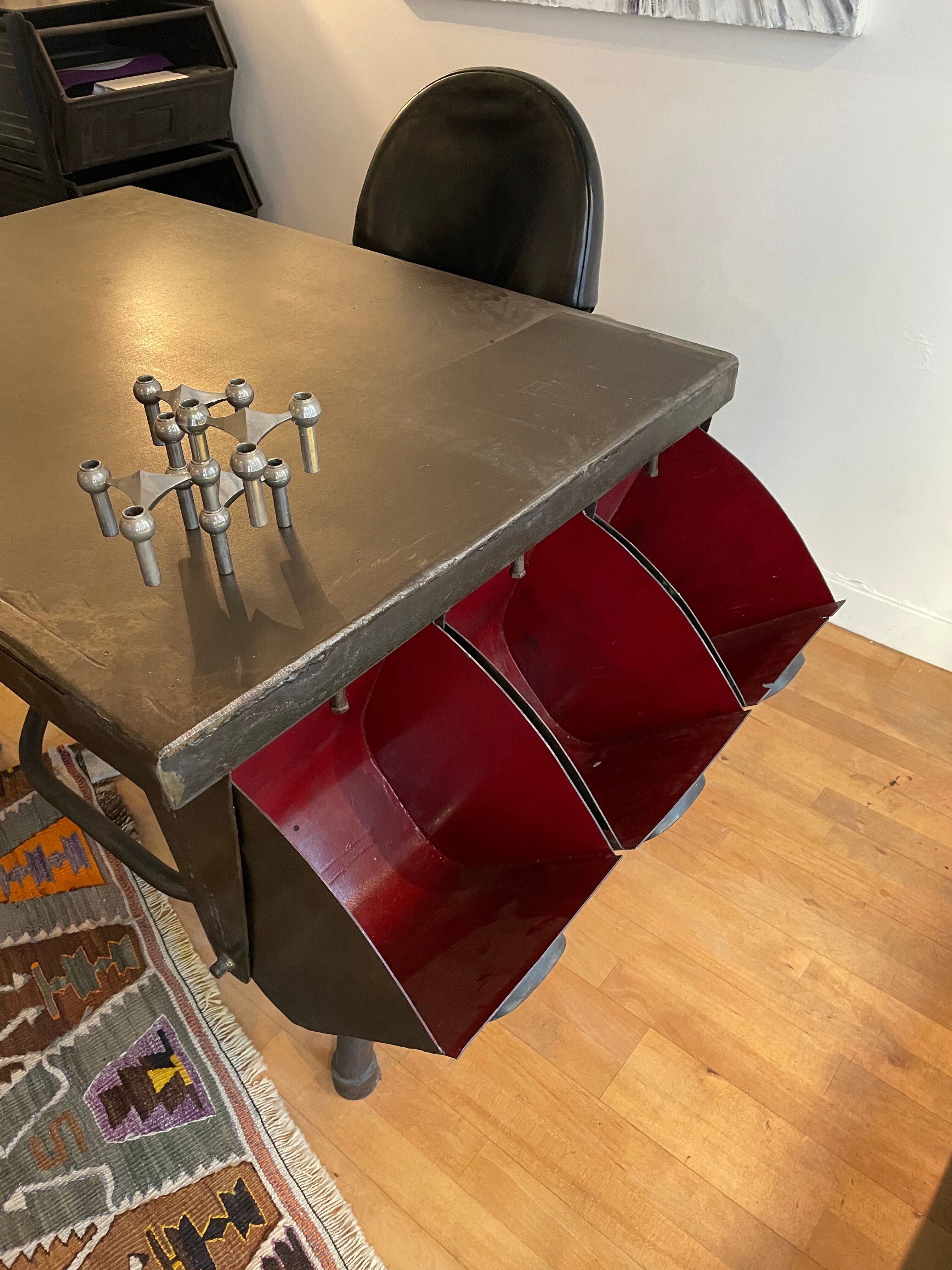 Welder's industrial table
