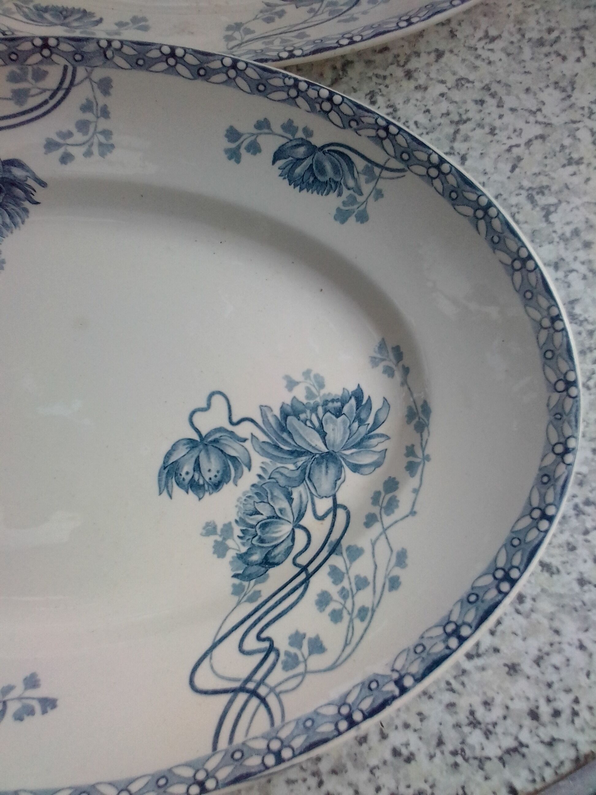 2 serving dishes sarreguemines model royat