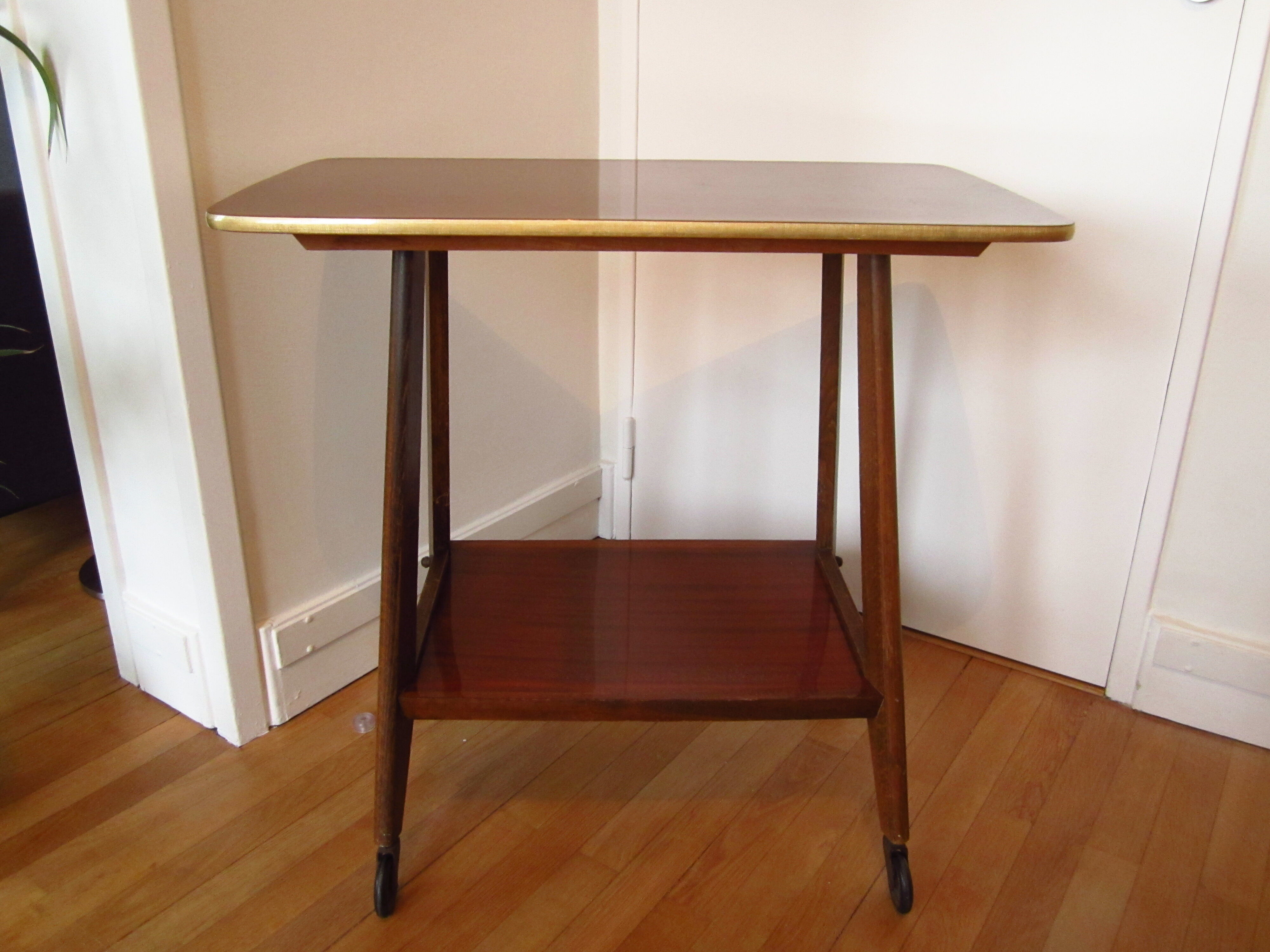 Table desserte TV sur roulettes (70's)