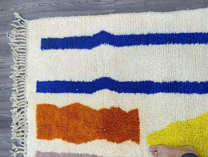 Handwoven pure wool rug with colourful patterns, size 1.5/2.5 m.