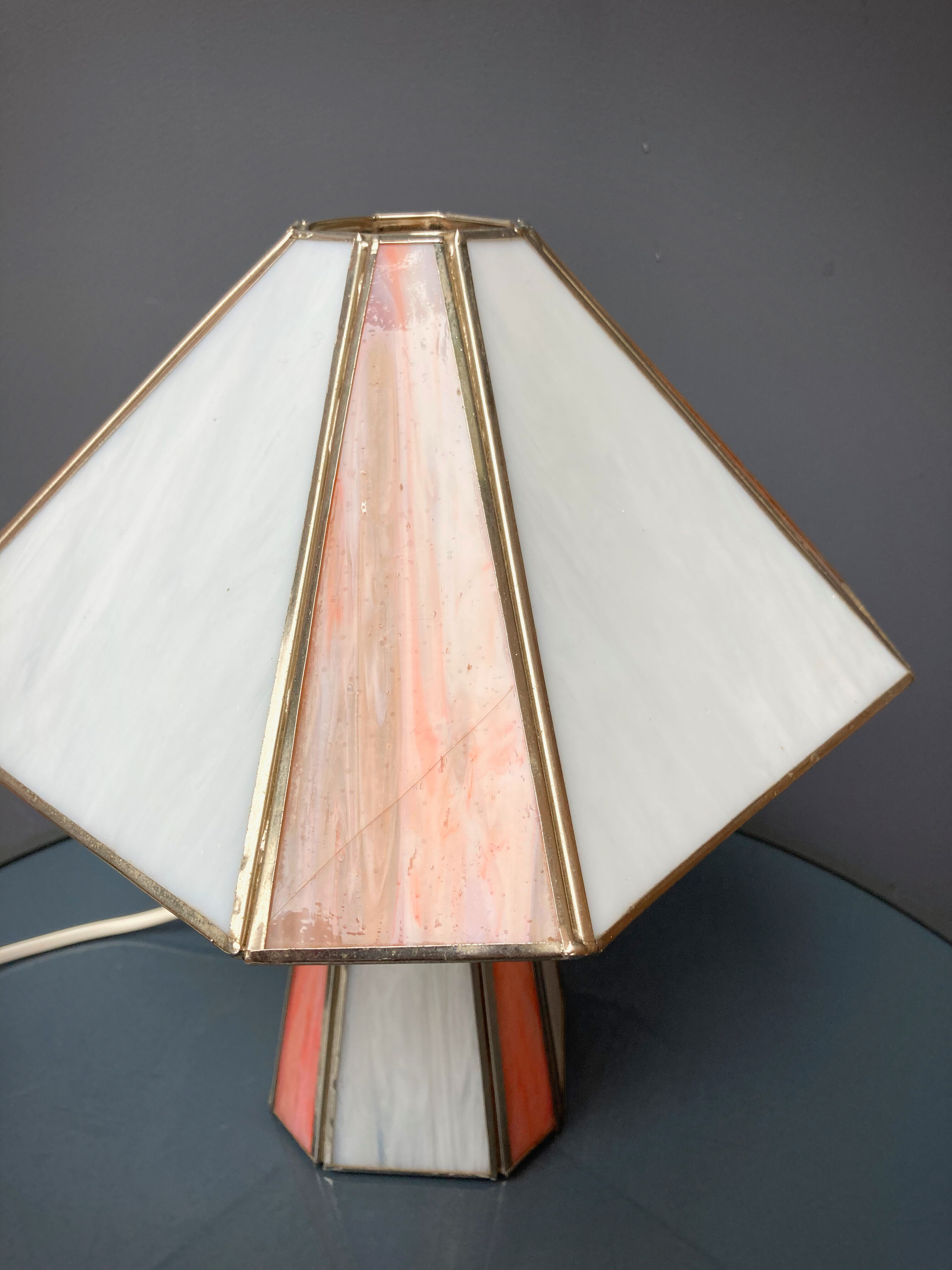 Table lamp in opalescent and partitioned glass paste
