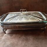 Pyrex dish on metal support