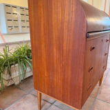 Scandinavian secretary