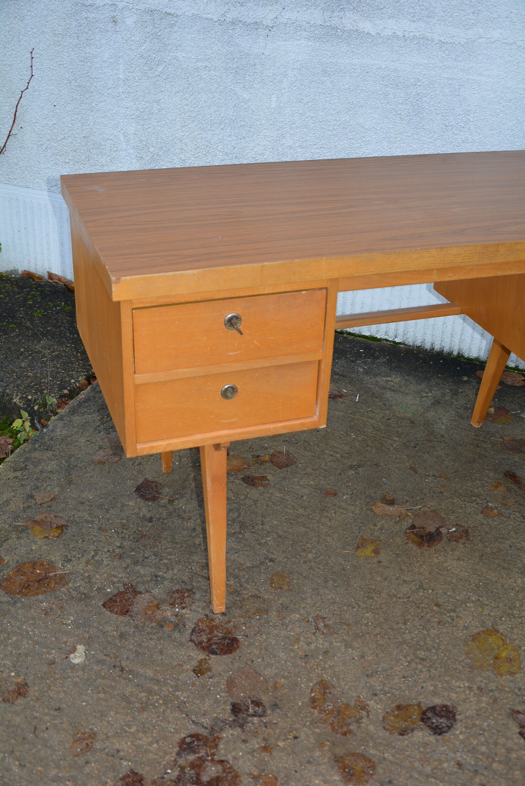 Vintage desk compass feet