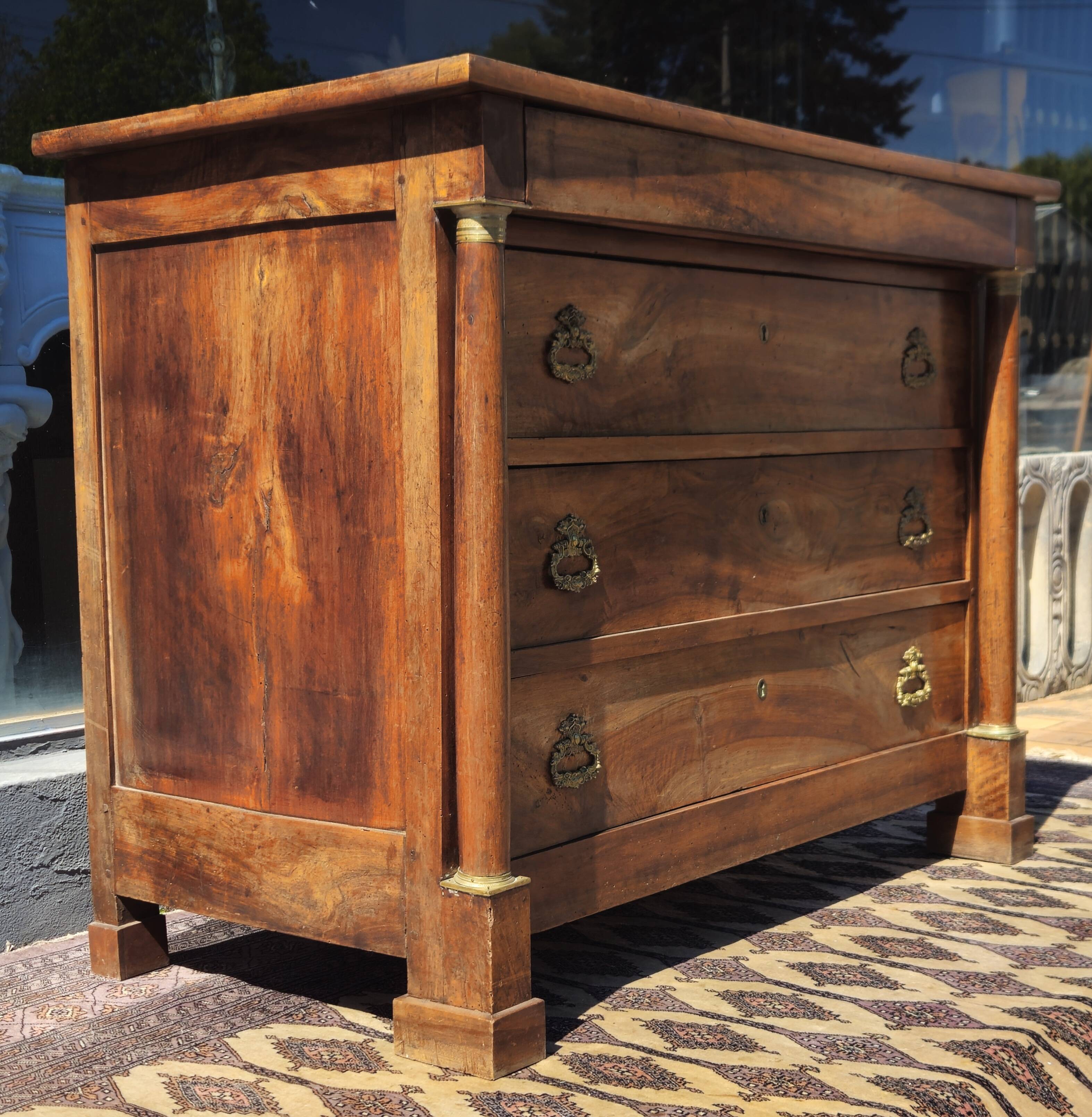 Empire walnut commode with detached columns – early 19th century