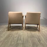 Paire de fauteuils 366, conçus par J. Chierowski