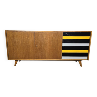 Buffet de Jiri Jiroutek pour Interior Prague