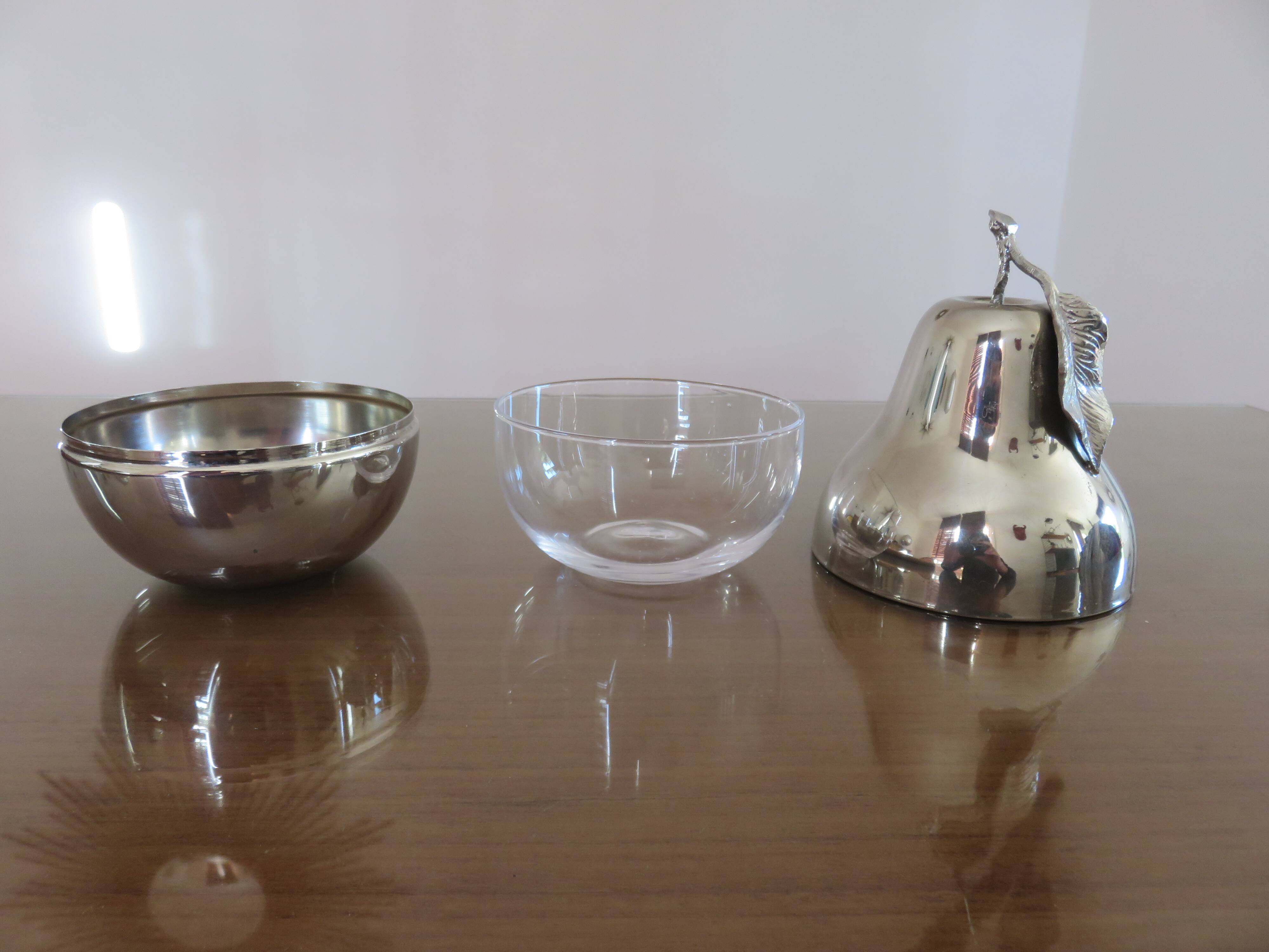 “Pear” sugar bowl in silver metal from the 70s