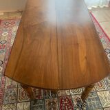 Table ovale extensible en noyer français