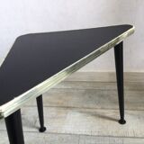 Tripod compass foot table