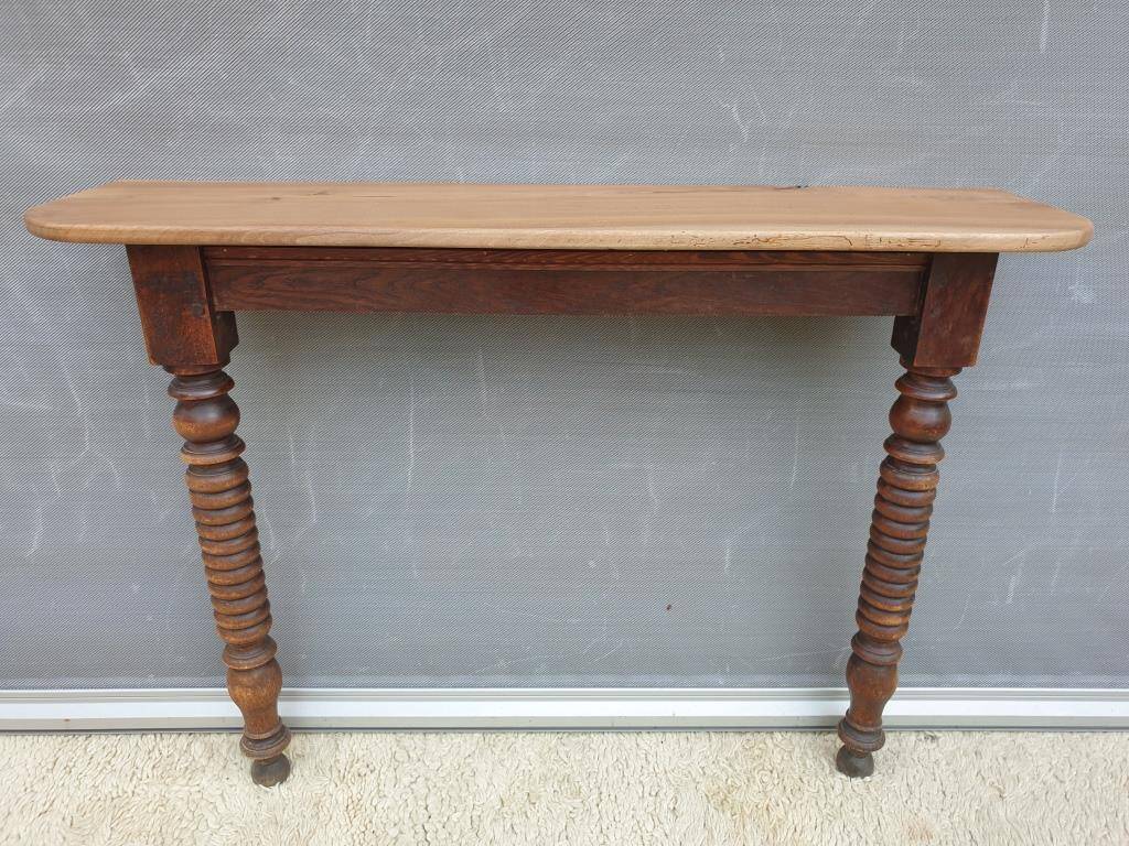 Console xixth walnut feet spinning tops