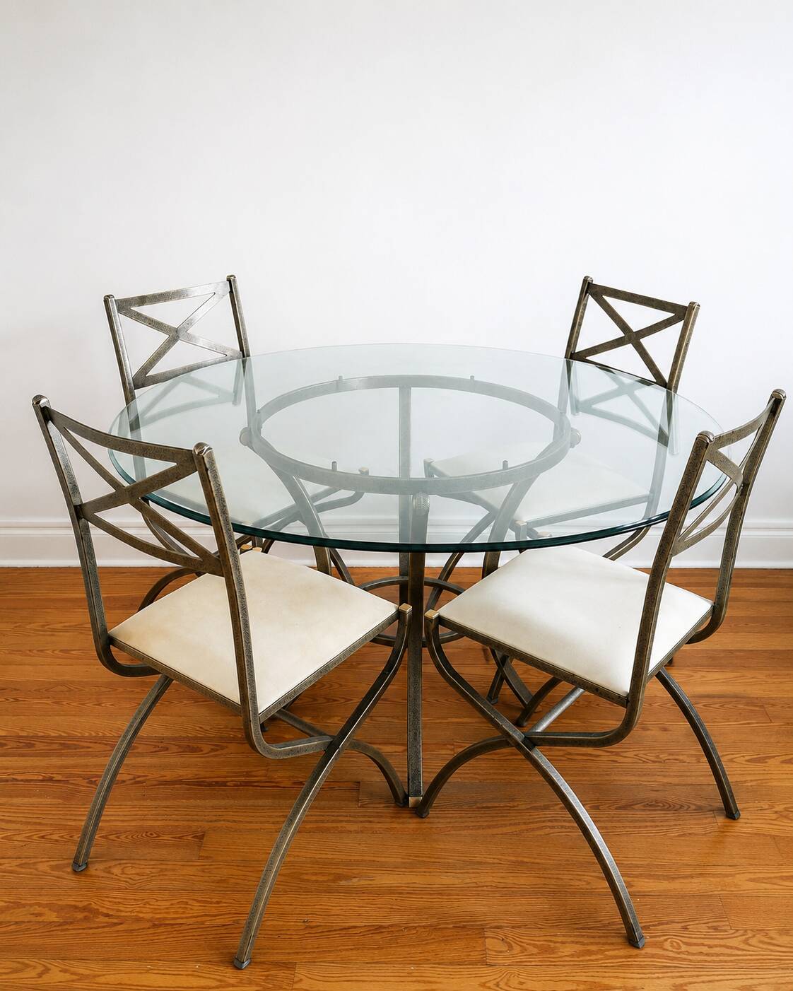 Pierre Vandel Paris – round glass table + 4 chairs, certificates
