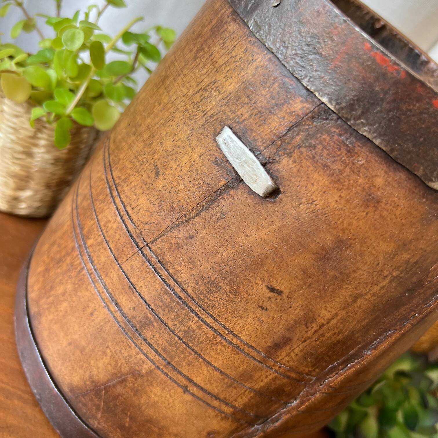 Atypical wooden planter
