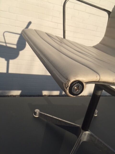 EA 107 armchair by Charles et Ray Eames for Herman Miller 1950