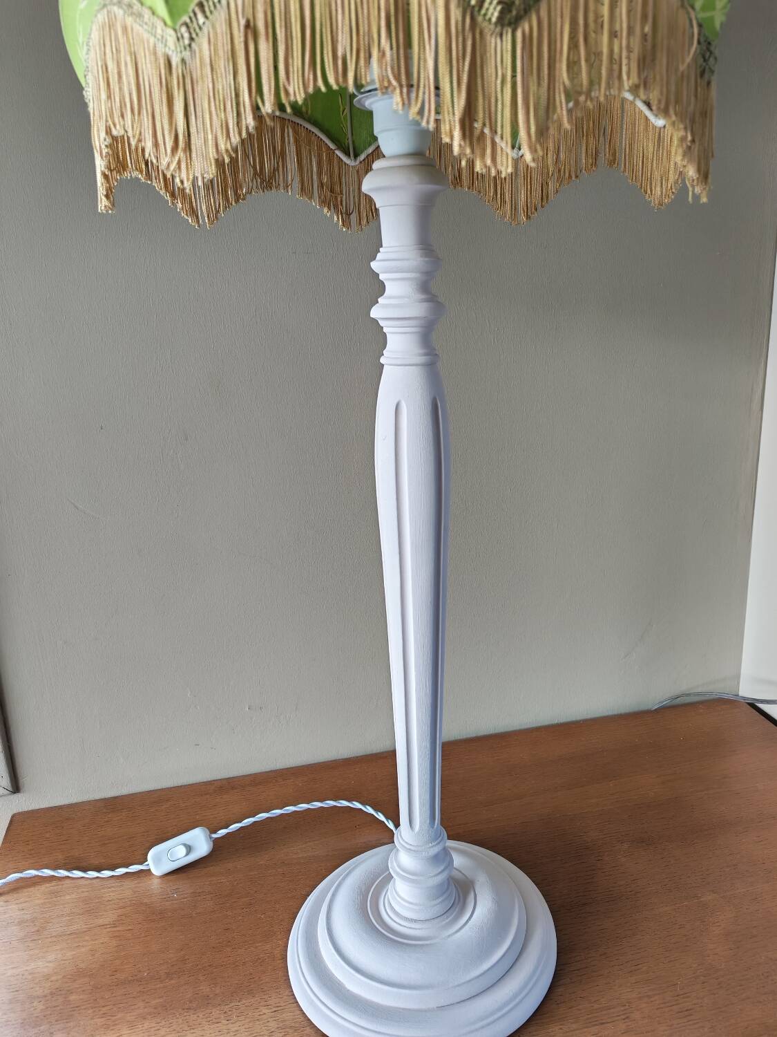 Vintage Hollywood Regency lamp