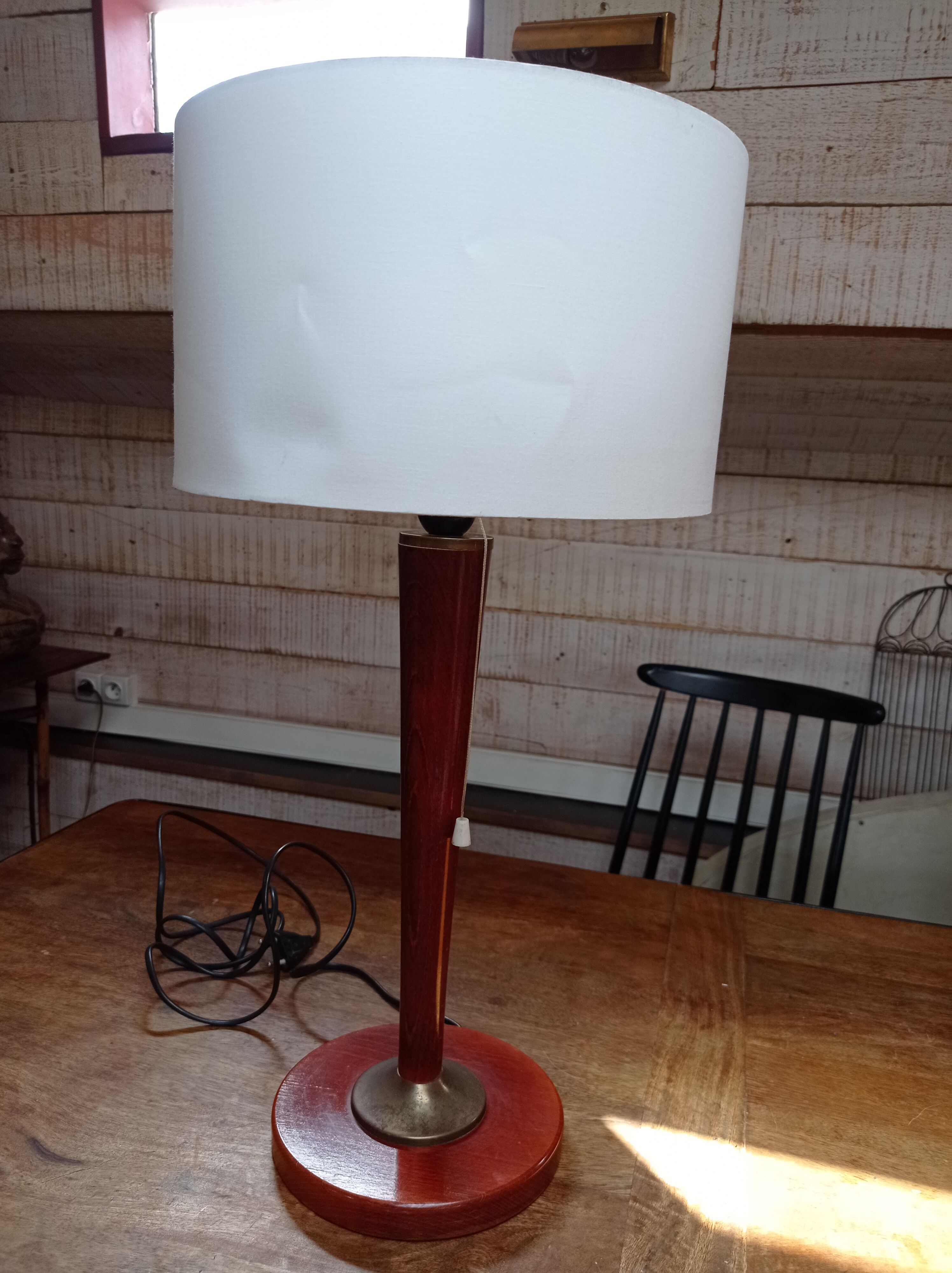 Wooden lamp stand