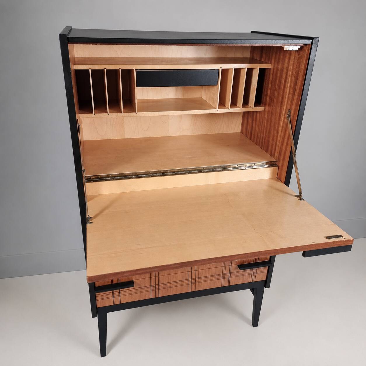 Vintage Cabinet in Beech, 1970s