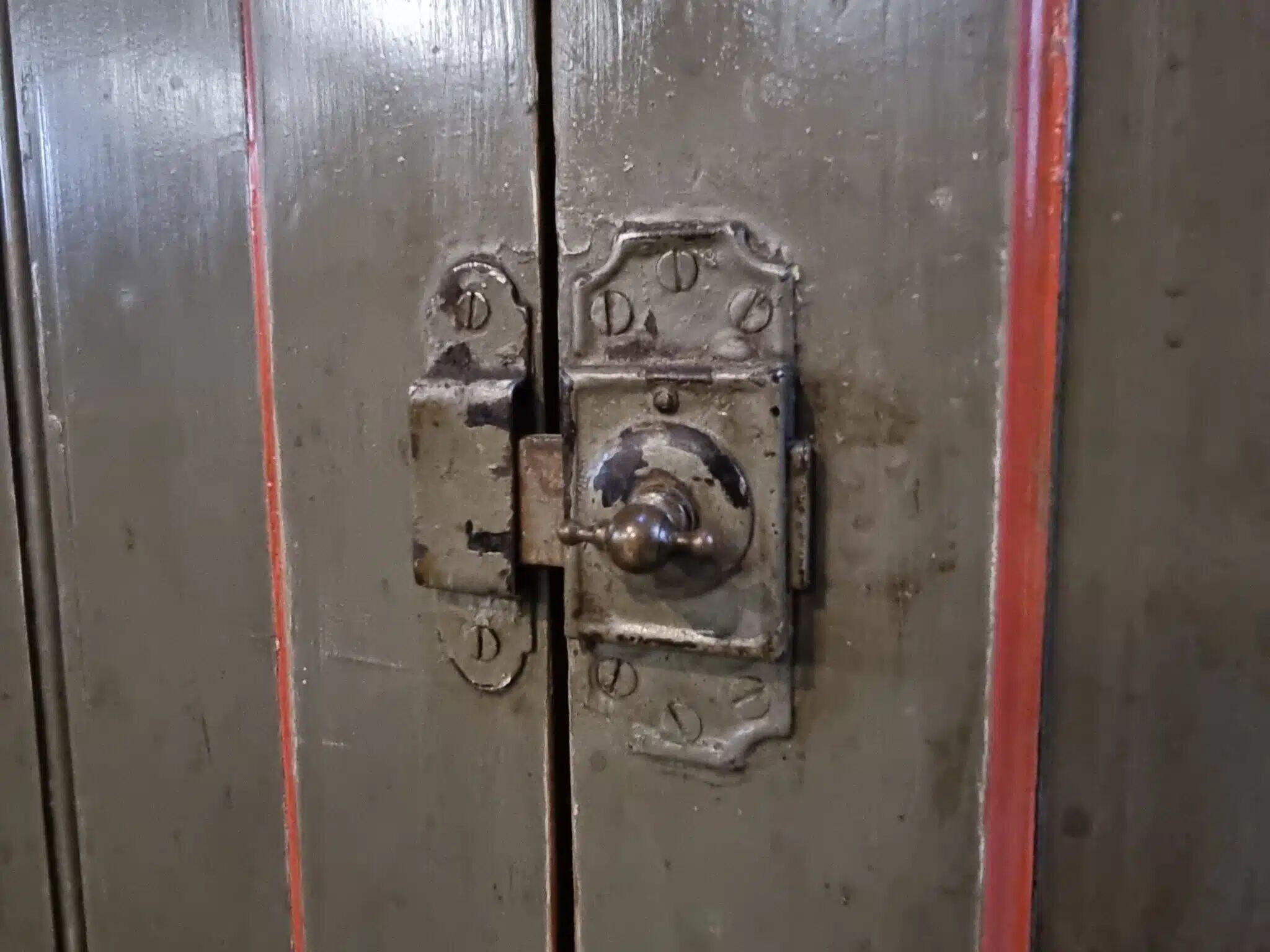 Vintage French pine sideboard – 1930s/1950s