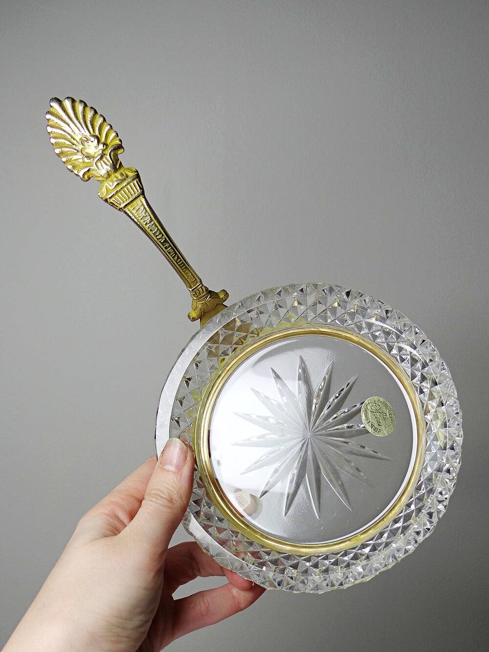 Crystal vide-poche from Sèvres, created by L. Seiler, with an antique gold mount.