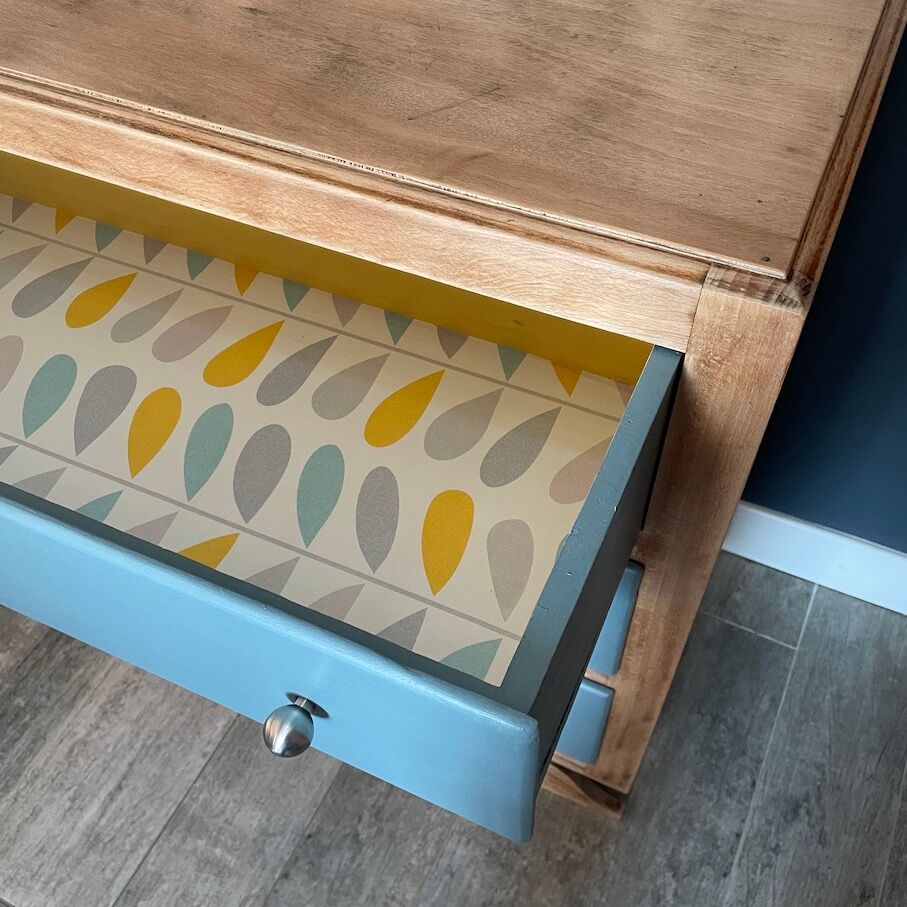 Chest of drawers foot mustache